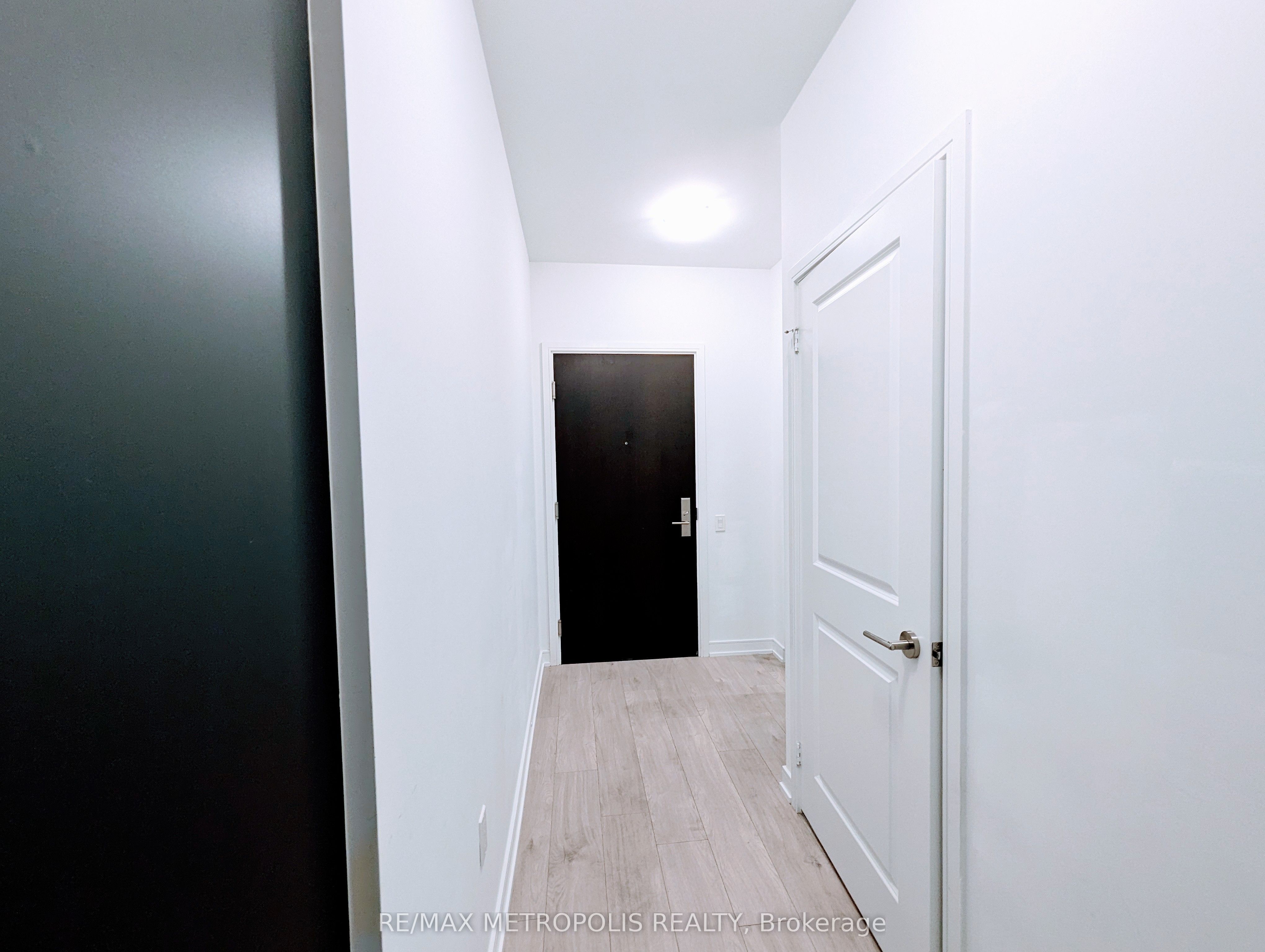 8 Nahani Way 3403 Property Photo 4