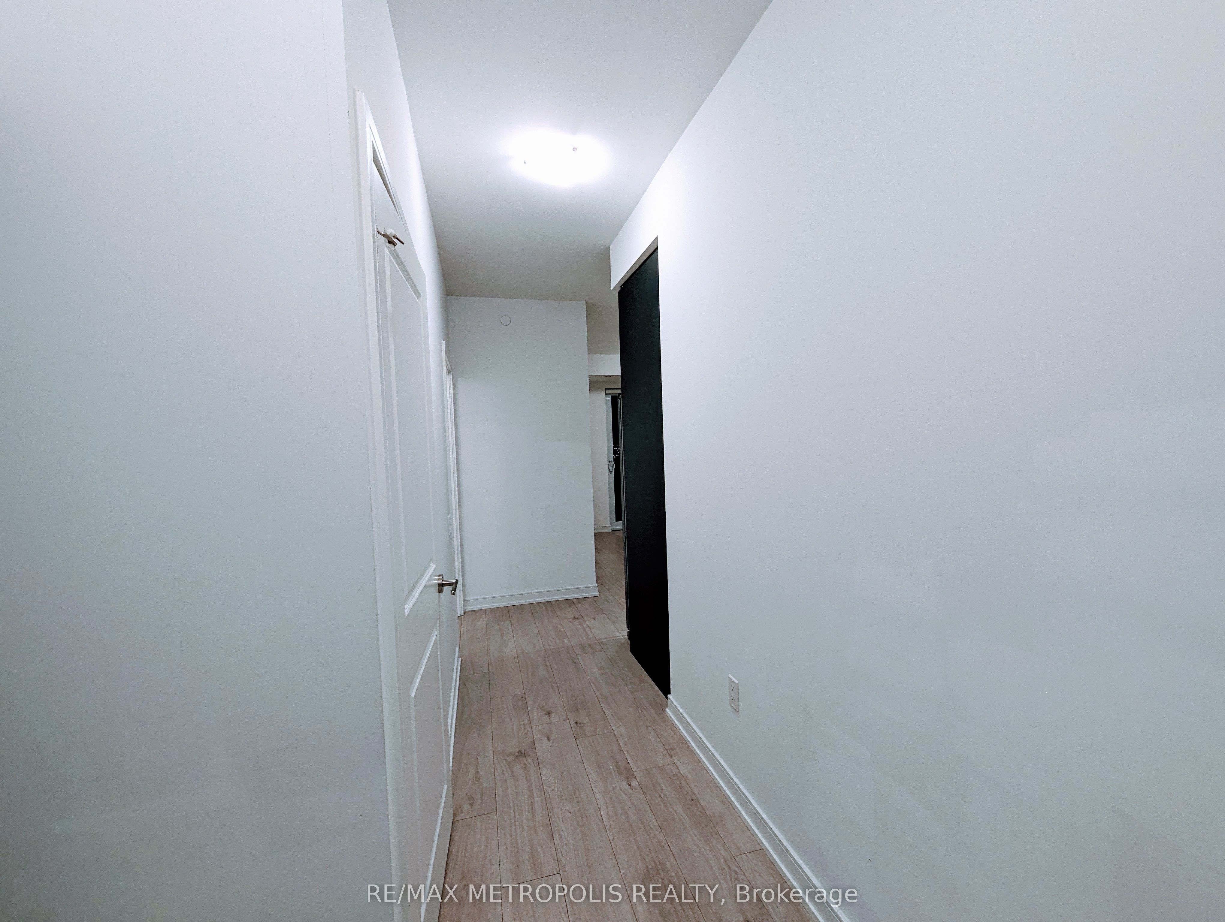 8 Nahani Way 3403 Property Photo 5