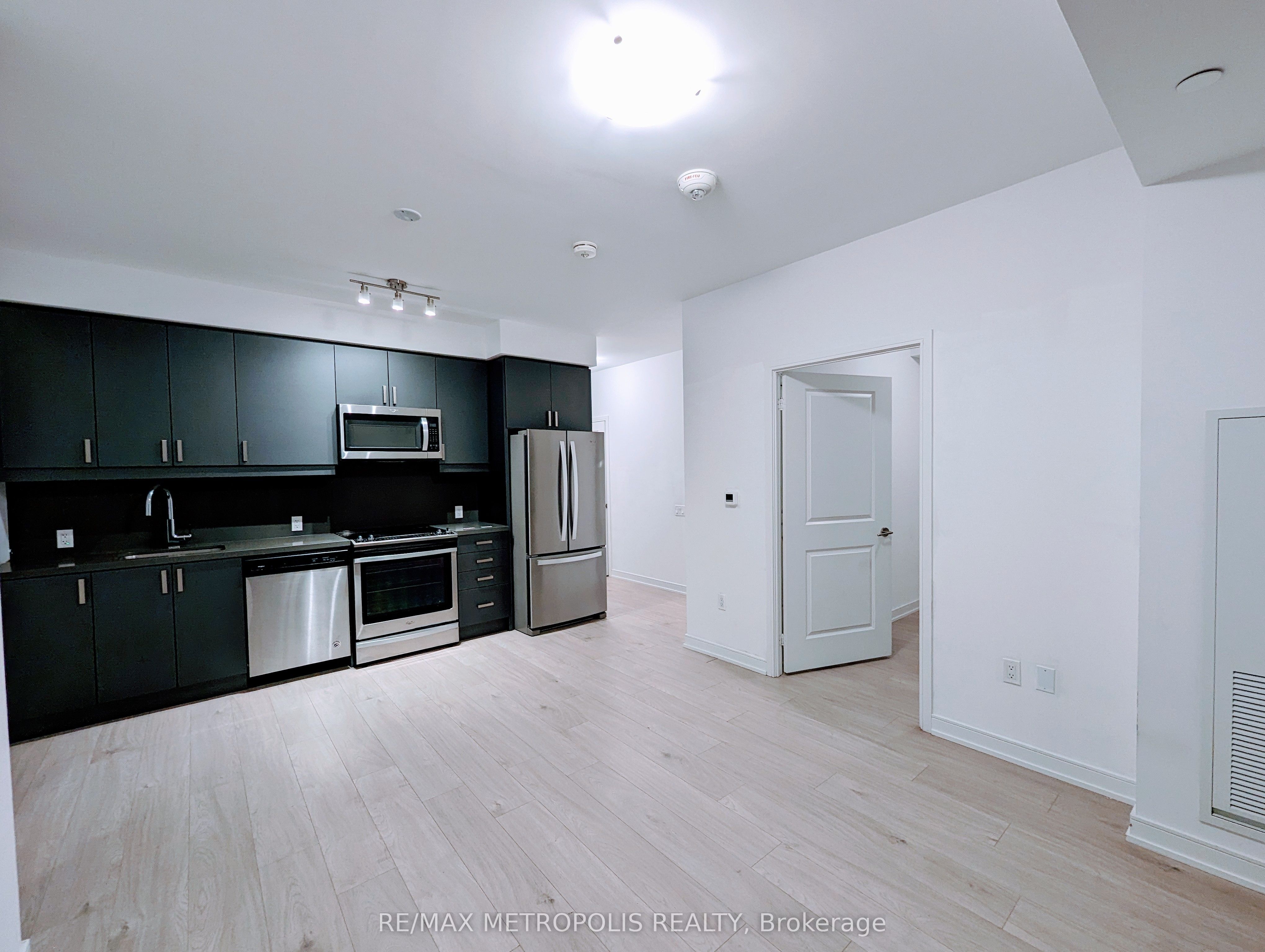 8 Nahani Way 3403 Property Photo 8