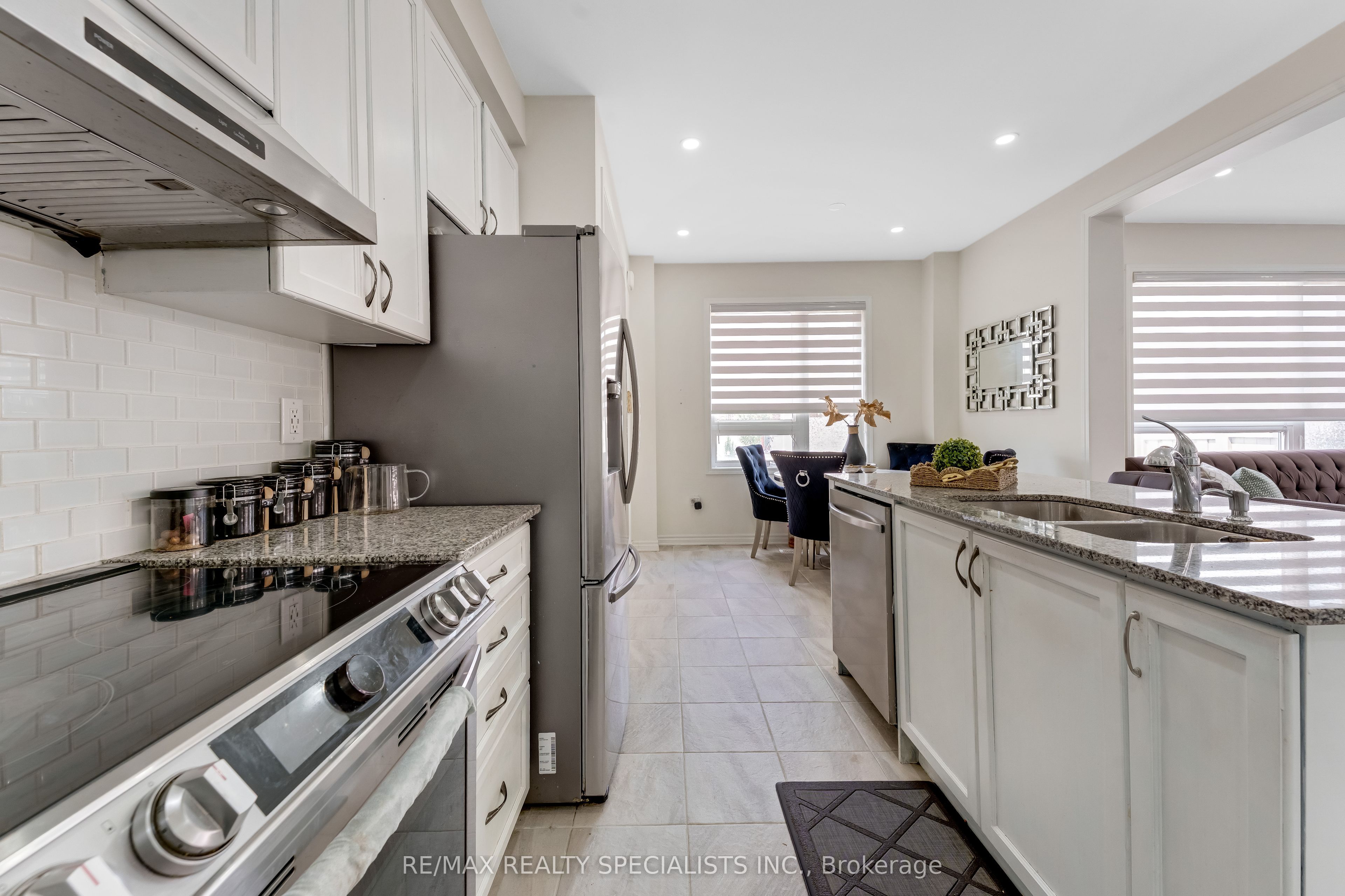 1 Boothill Drive Property Photo 9