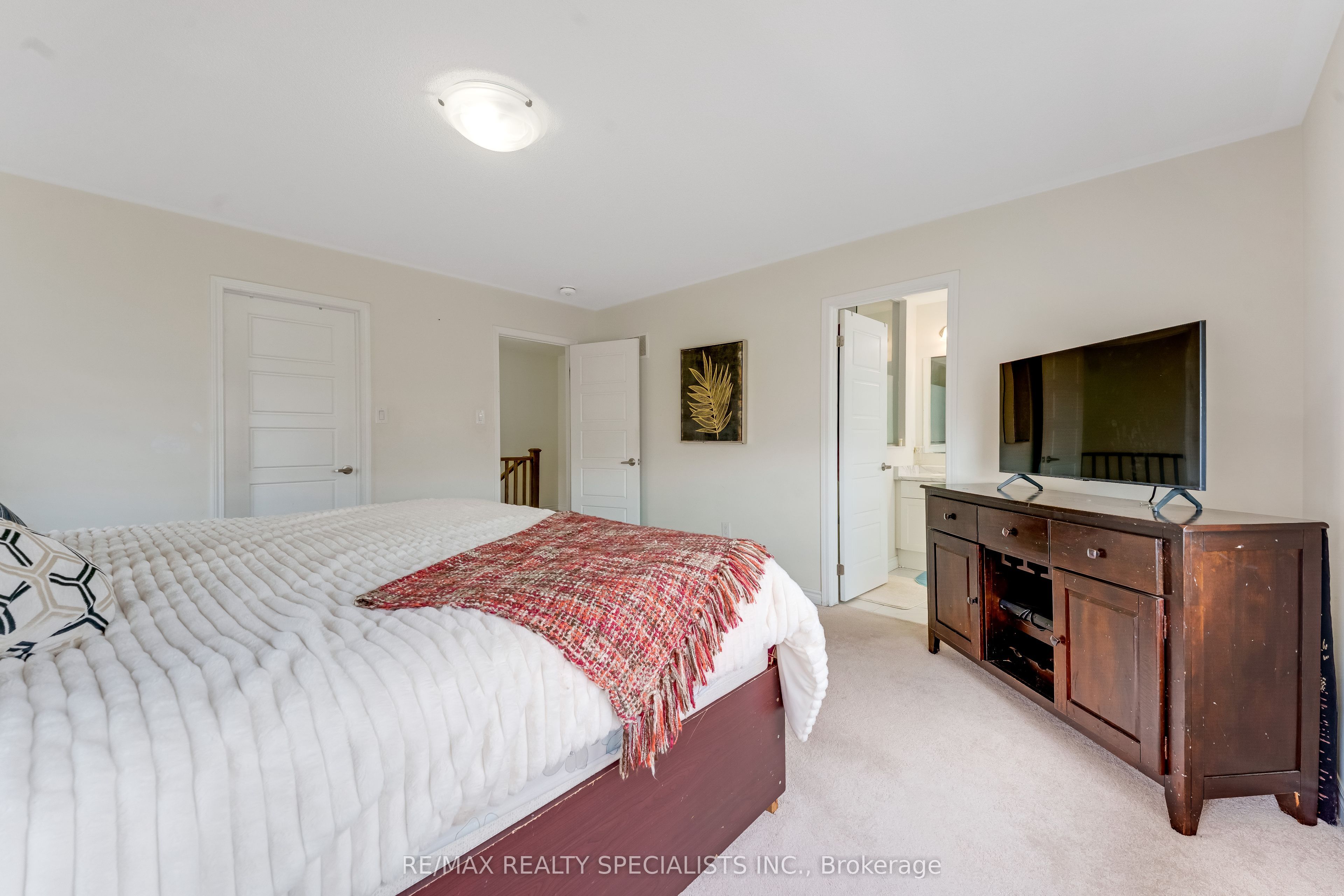 1 Boothill Drive Property Photo 15