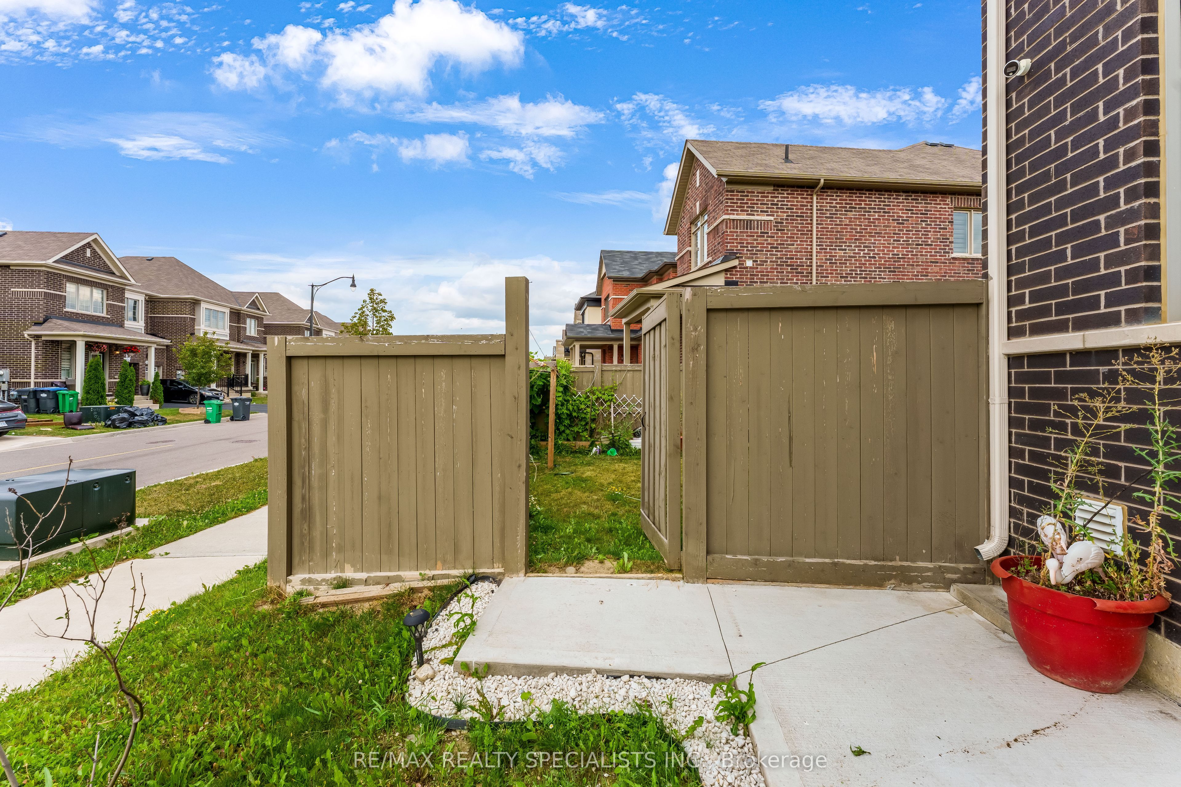 1 Boothill Drive Property Photo 36