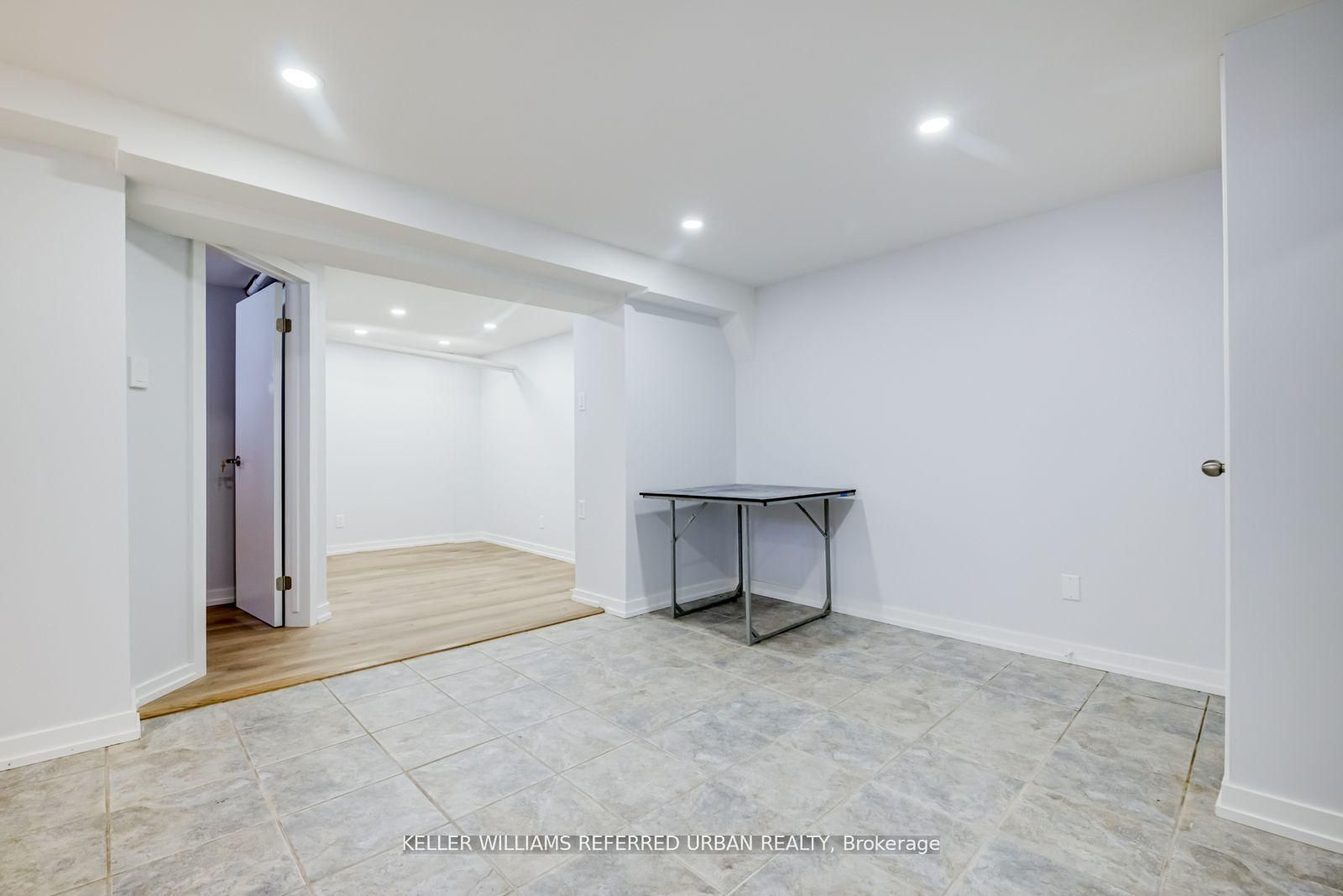 2556 Lake Shore Boulevard W Lower Property Photo 6