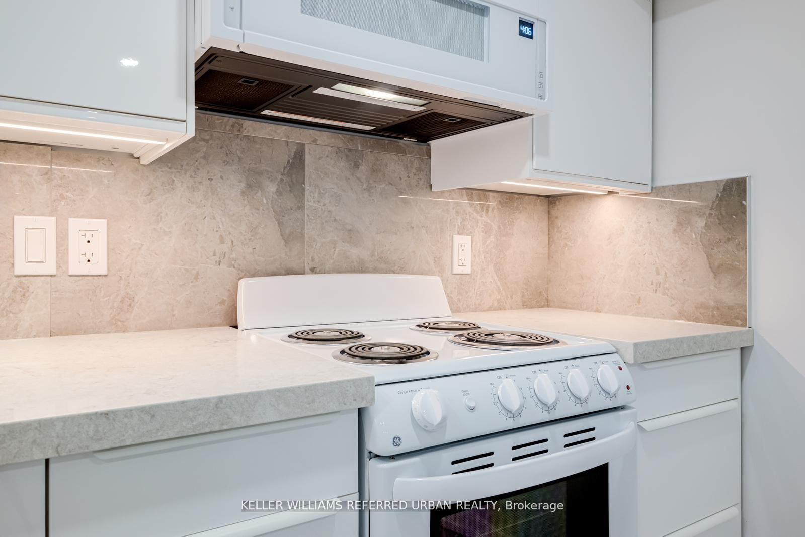 2556 Lake Shore Boulevard W Lower Property Photo 12
