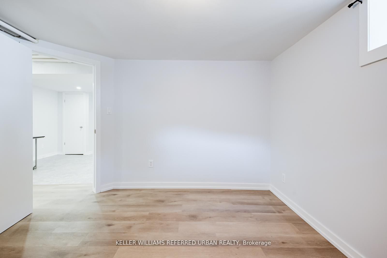 2556 Lake Shore Boulevard W Lower Property Photo 16