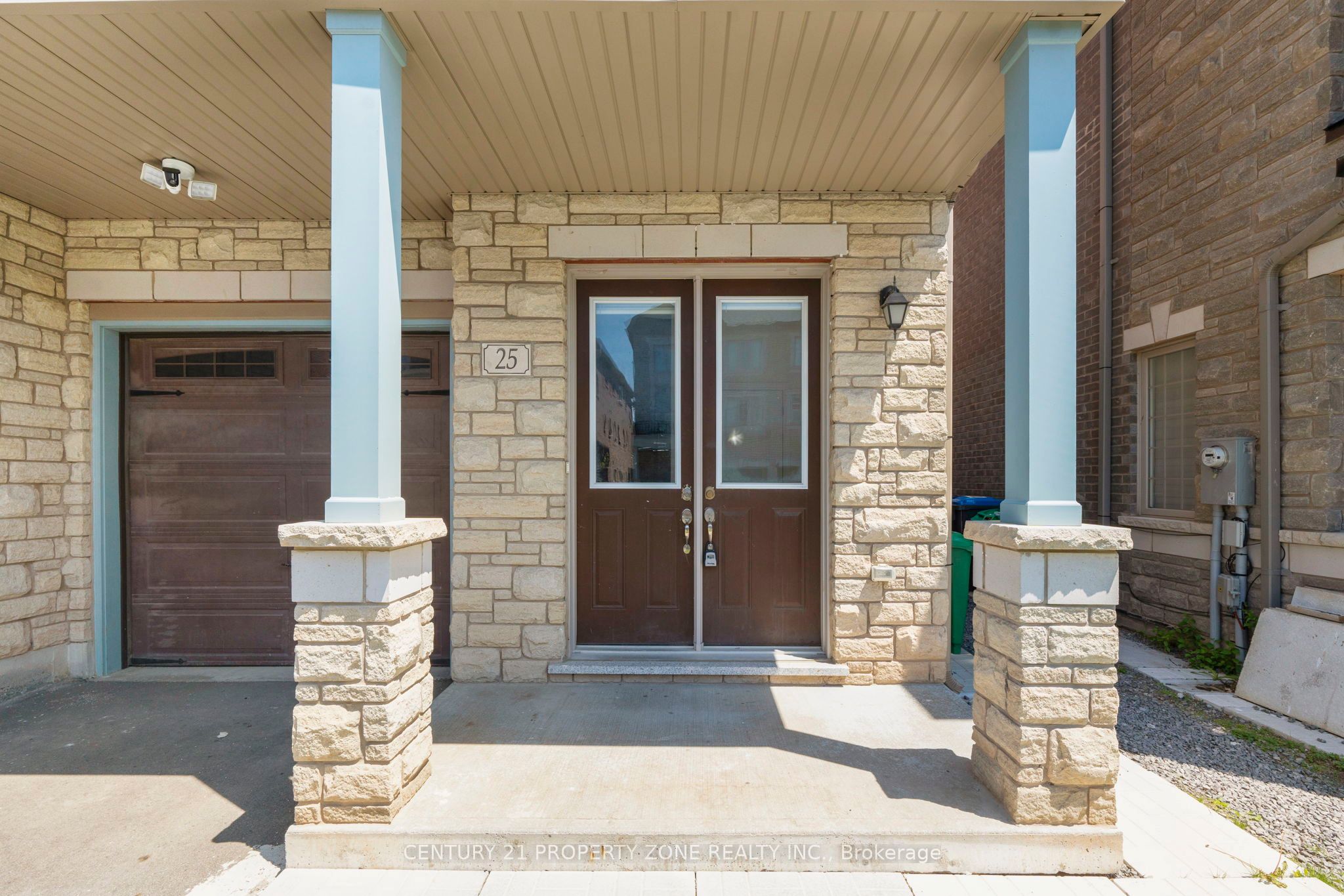 25 Hashmi Place Property Photo 3