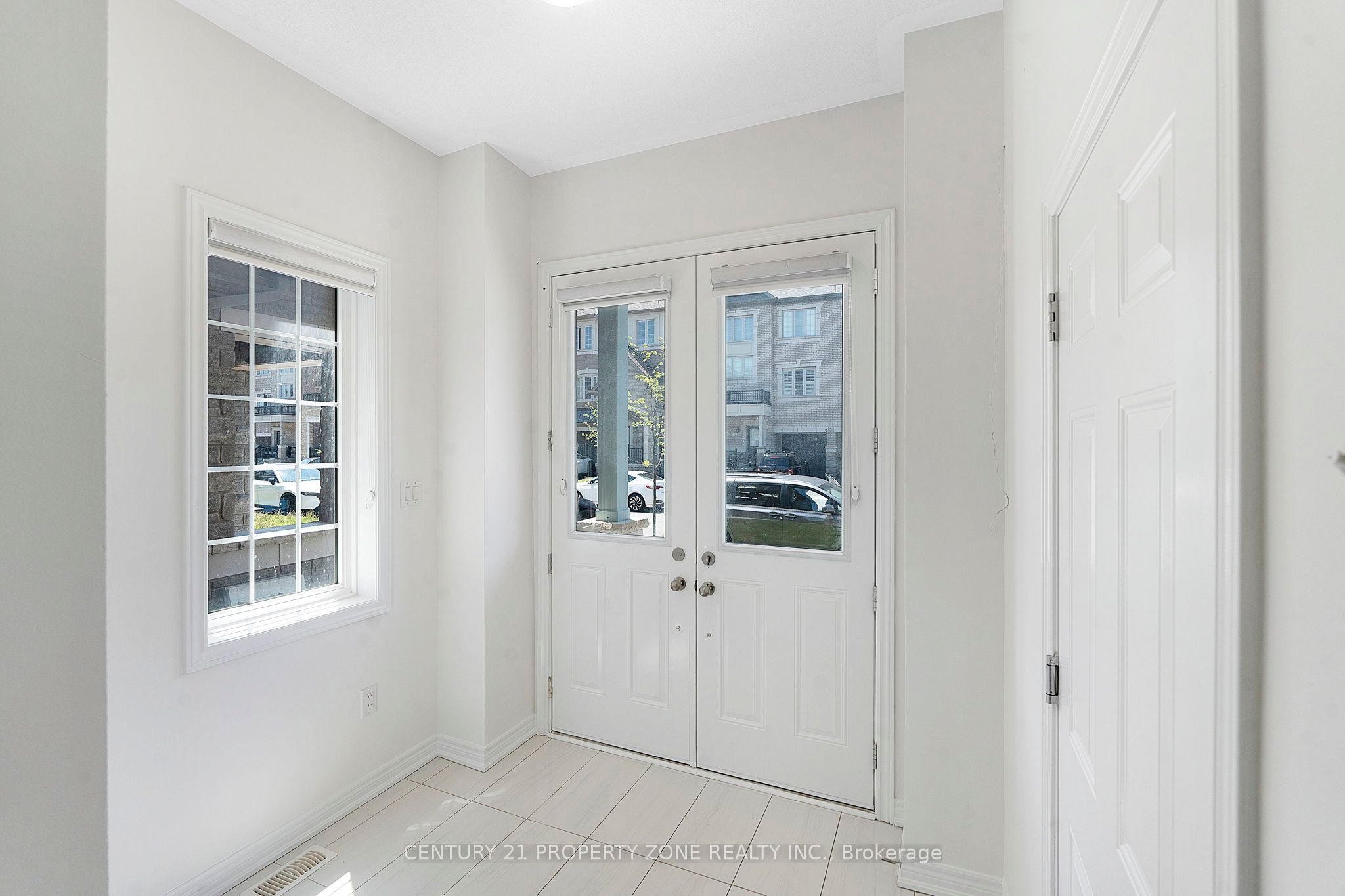 25 Hashmi Place Property Photo 4