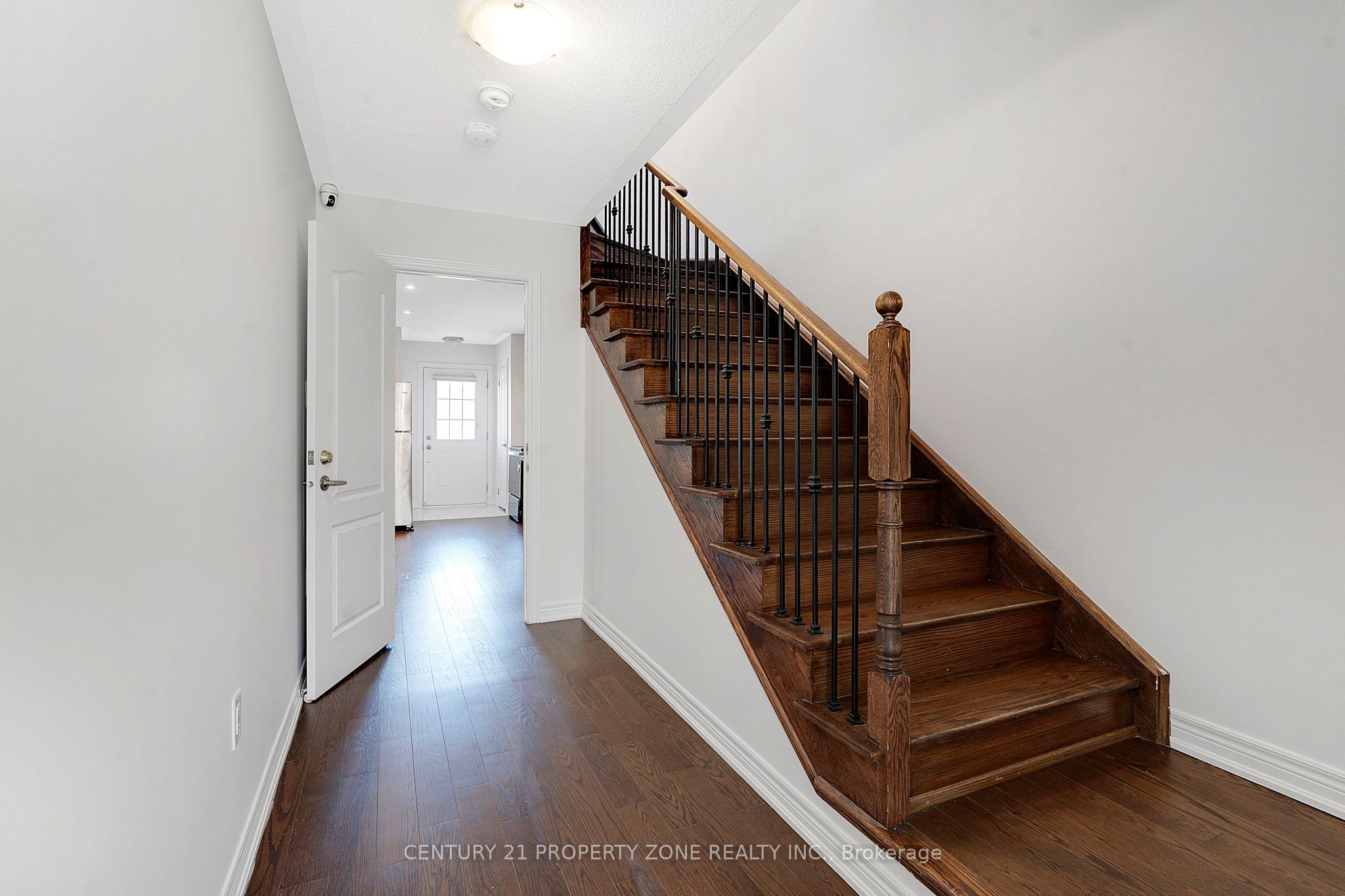 25 Hashmi Place Property Photo 5