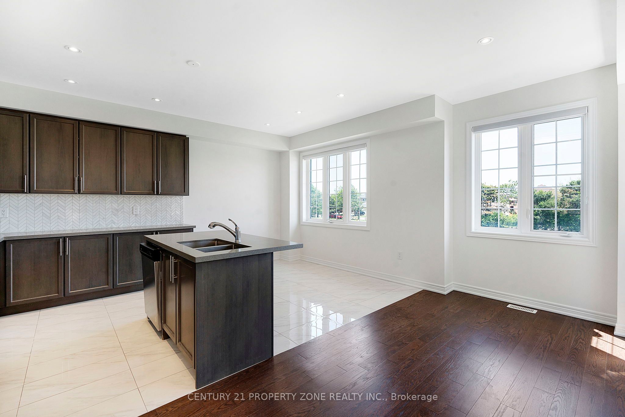 25 Hashmi Place Property Photo 8