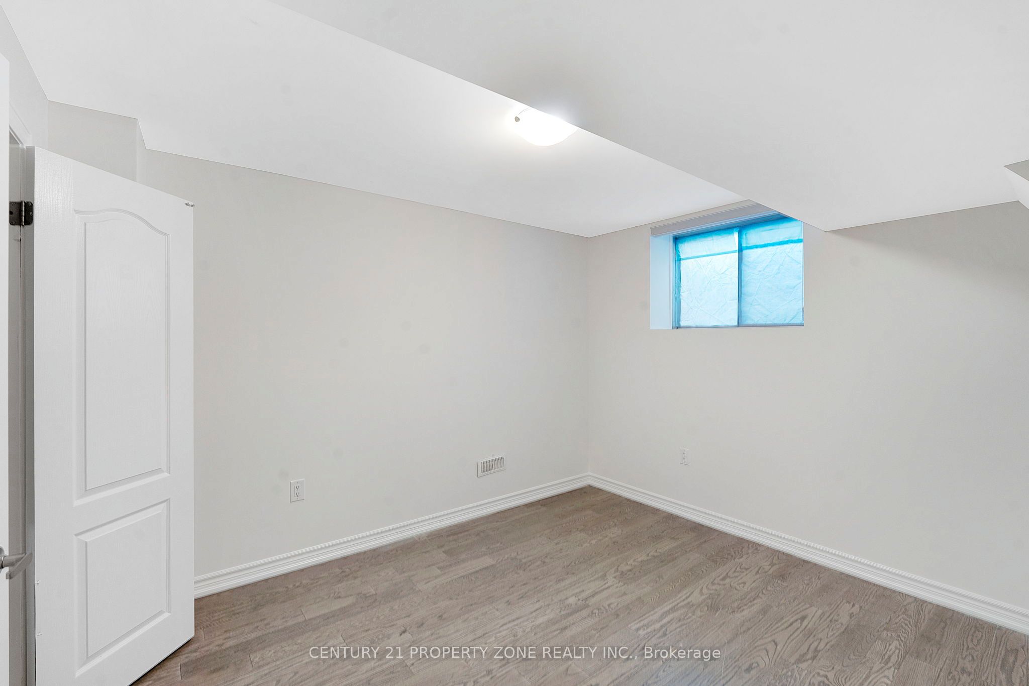 25 Hashmi Place Property Photo 28
