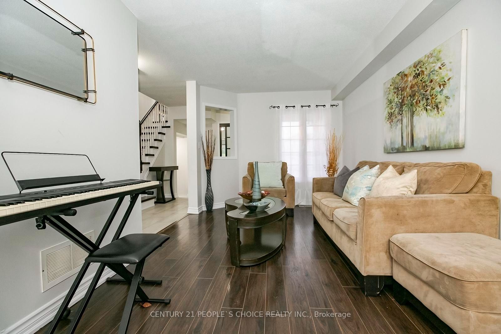 90 White Tail Crescent Property Photo 8