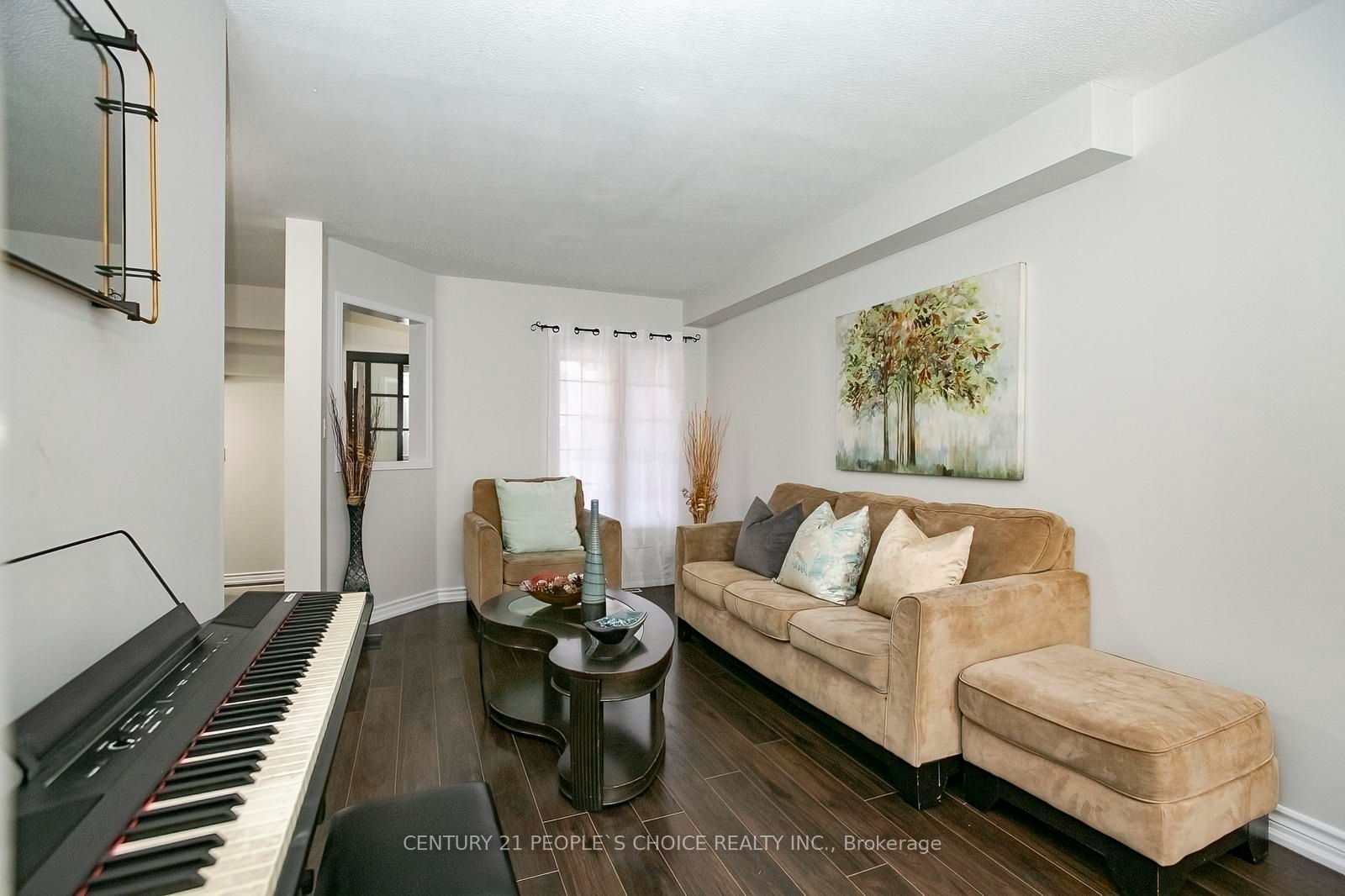 90 White Tail Crescent Property Photo 10
