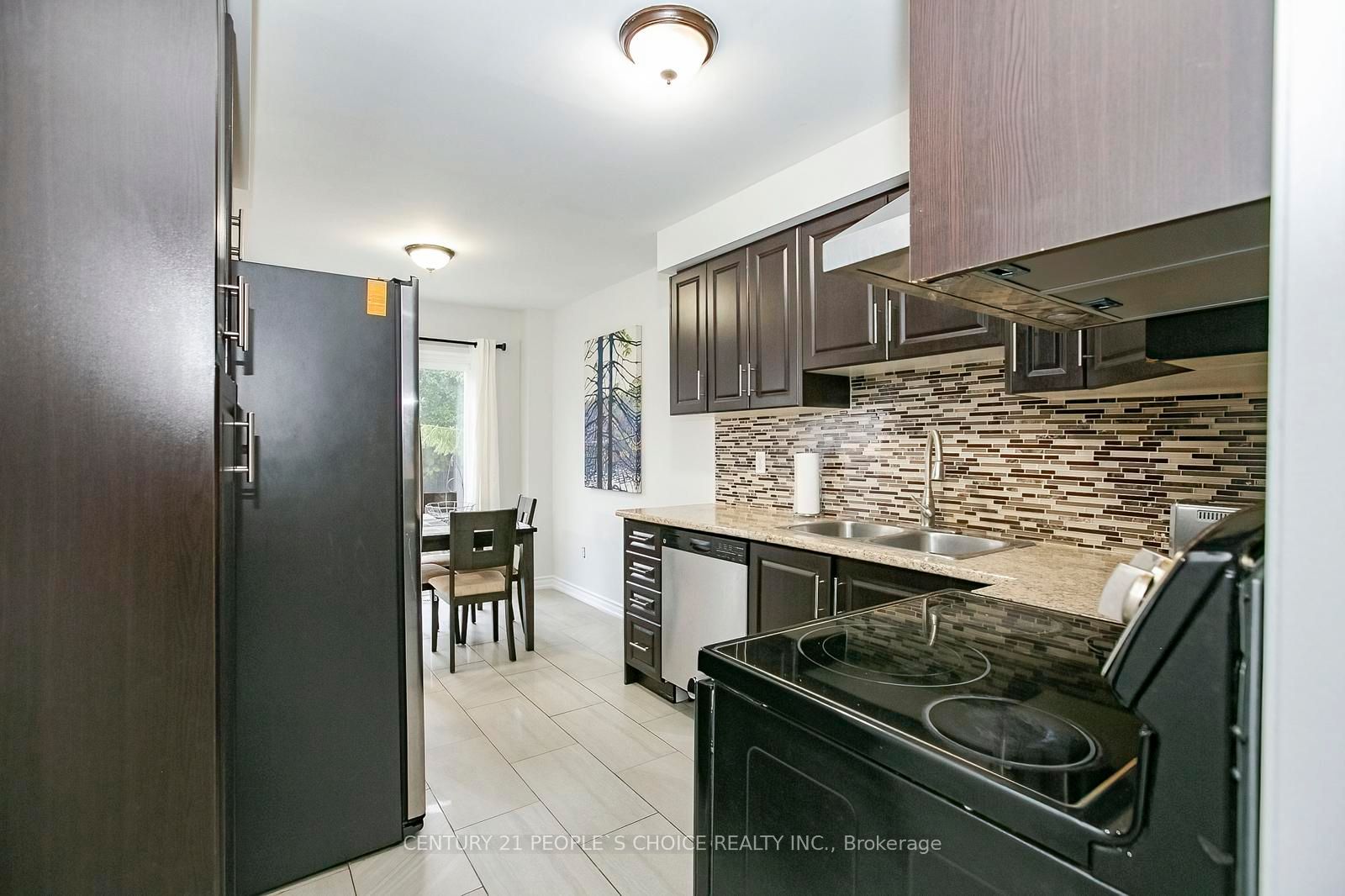 90 White Tail Crescent Property Photo 14