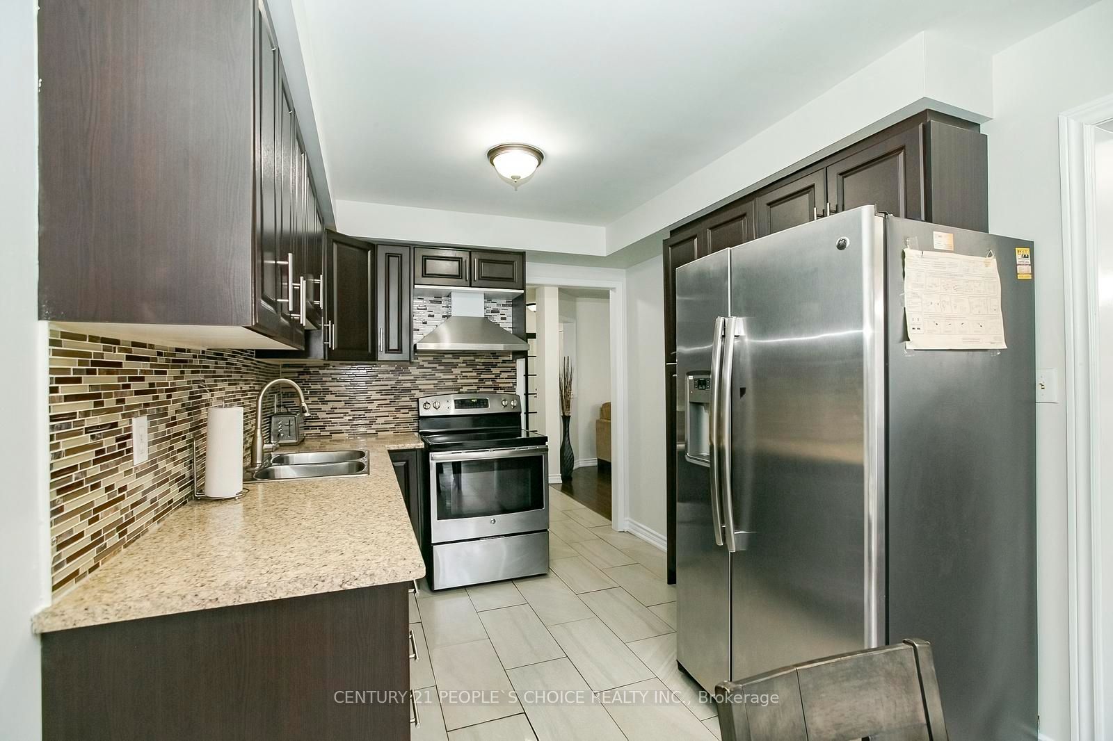 90 White Tail Crescent Property Photo 16