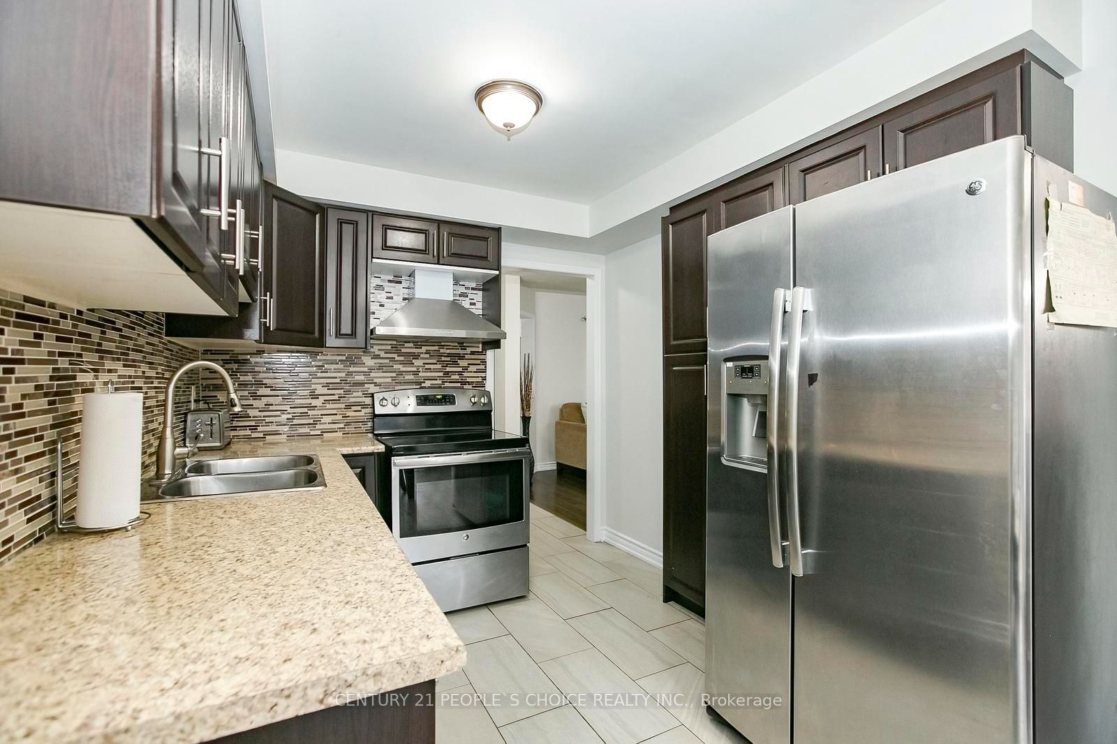90 White Tail Crescent Property Photo 17