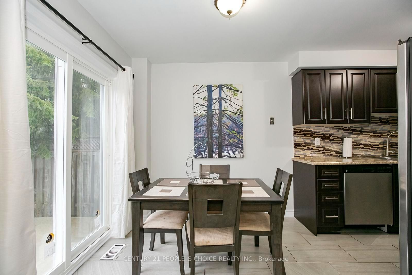 90 White Tail Crescent Property Photo 19