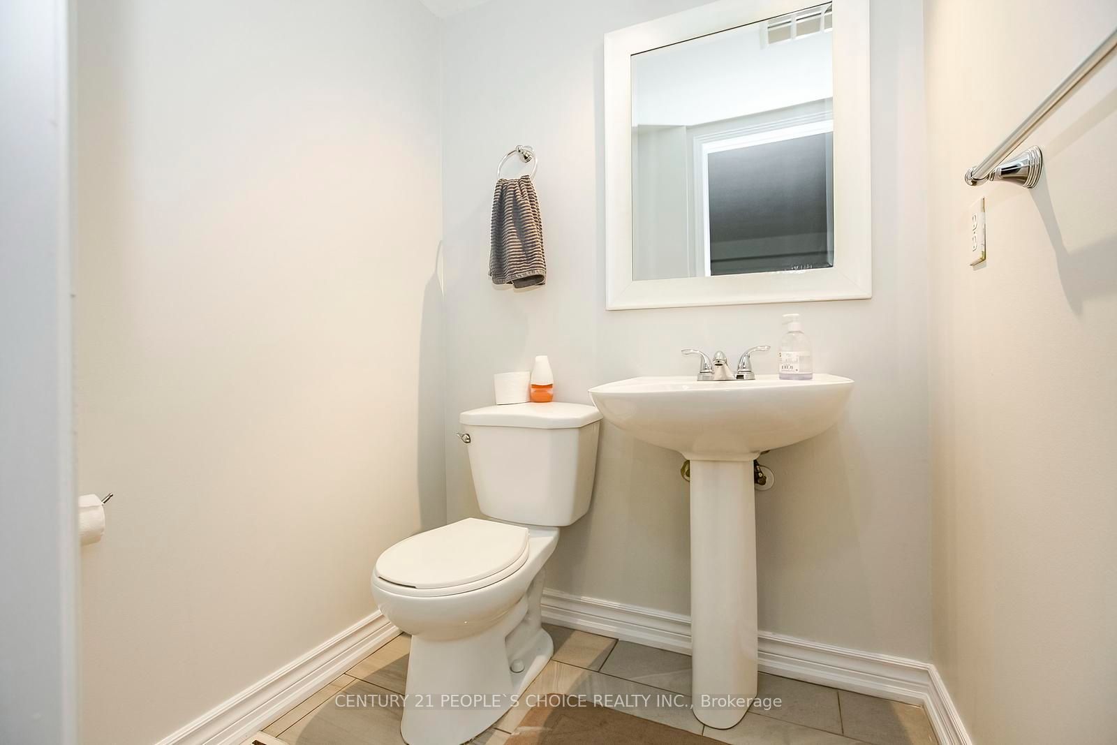 90 White Tail Crescent Property Photo 20