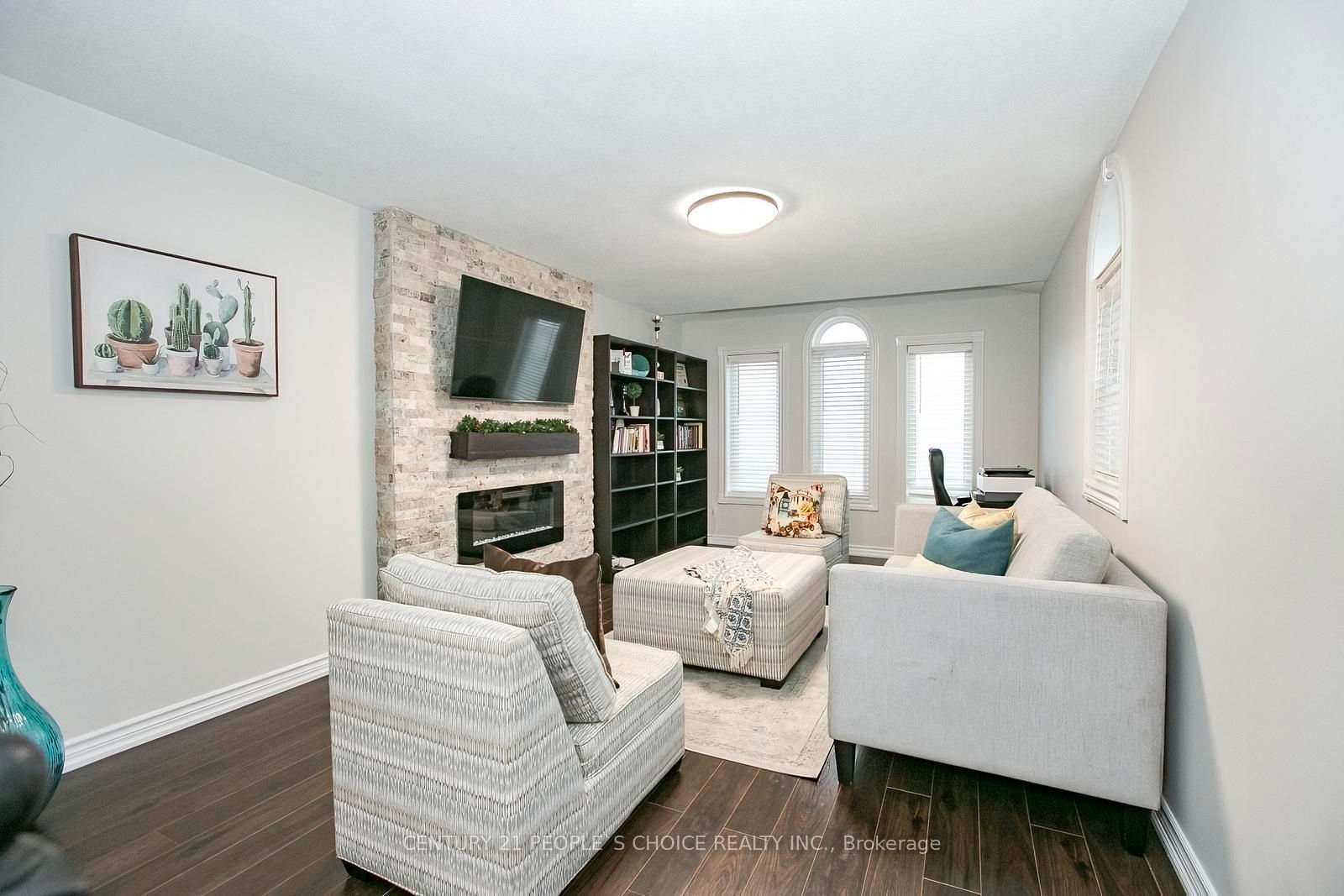 90 White Tail Crescent Property Photo 25