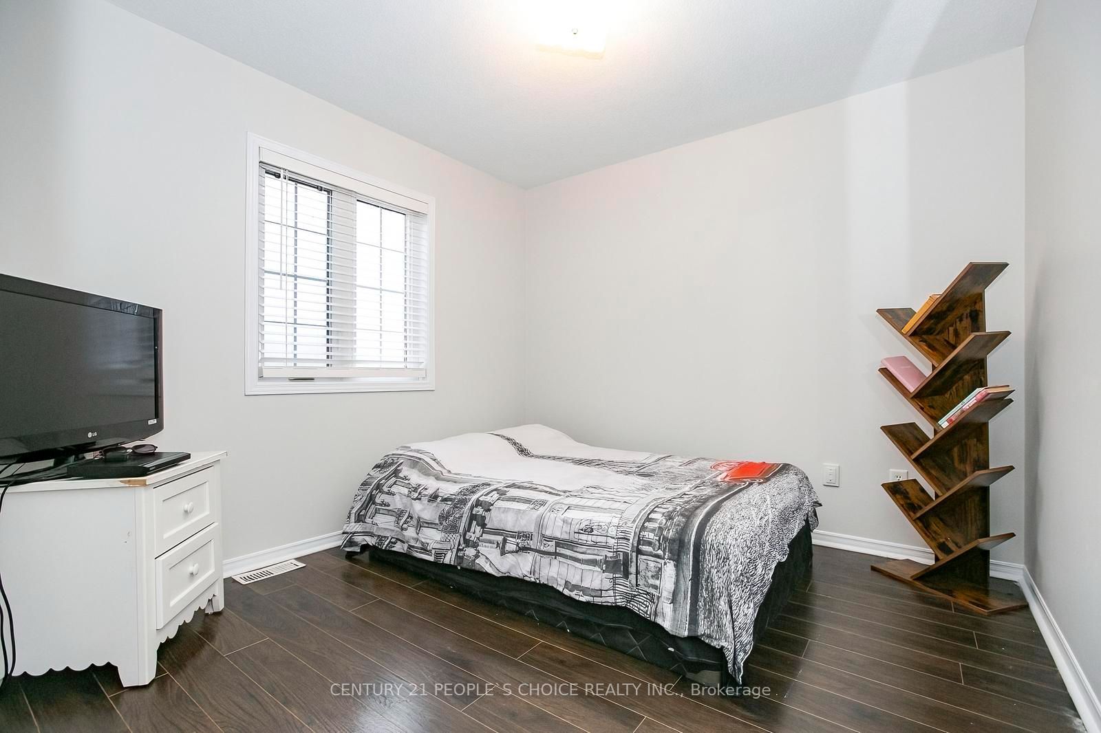 90 White Tail Crescent Property Photo 30