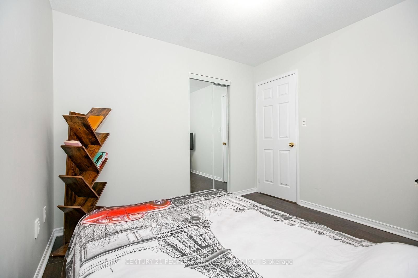 90 White Tail Crescent Property Photo 31