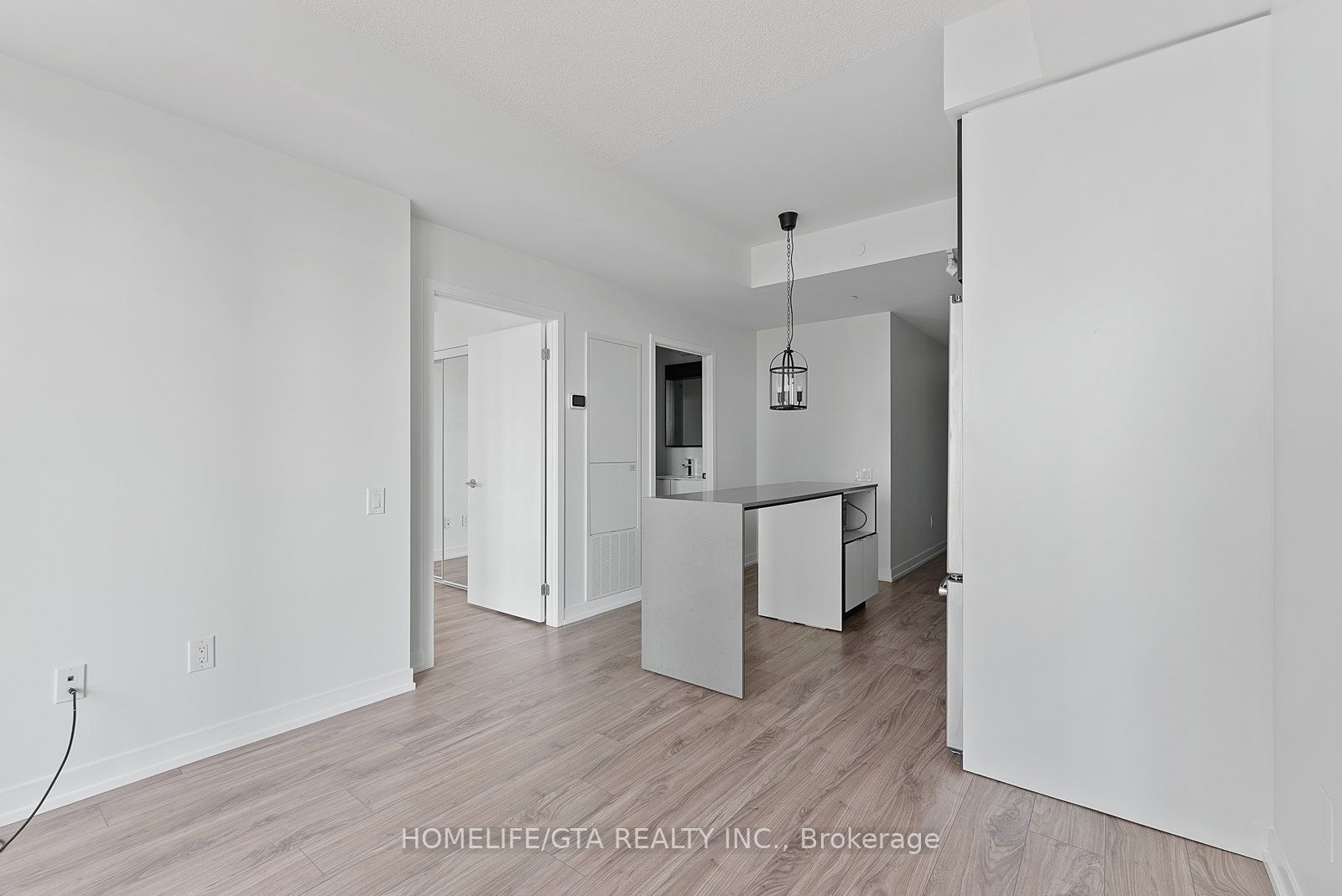 4065 Confederation Parkway 1512 Property Photo 16