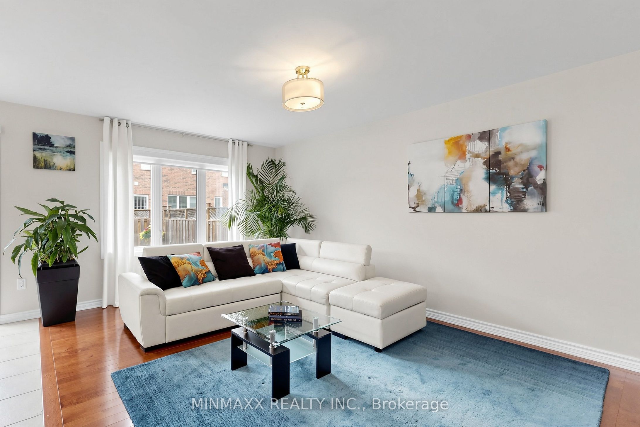 293 Reis Place Property Photo 4
