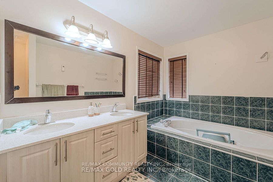 10 Squirreltail Way Property Photo 15