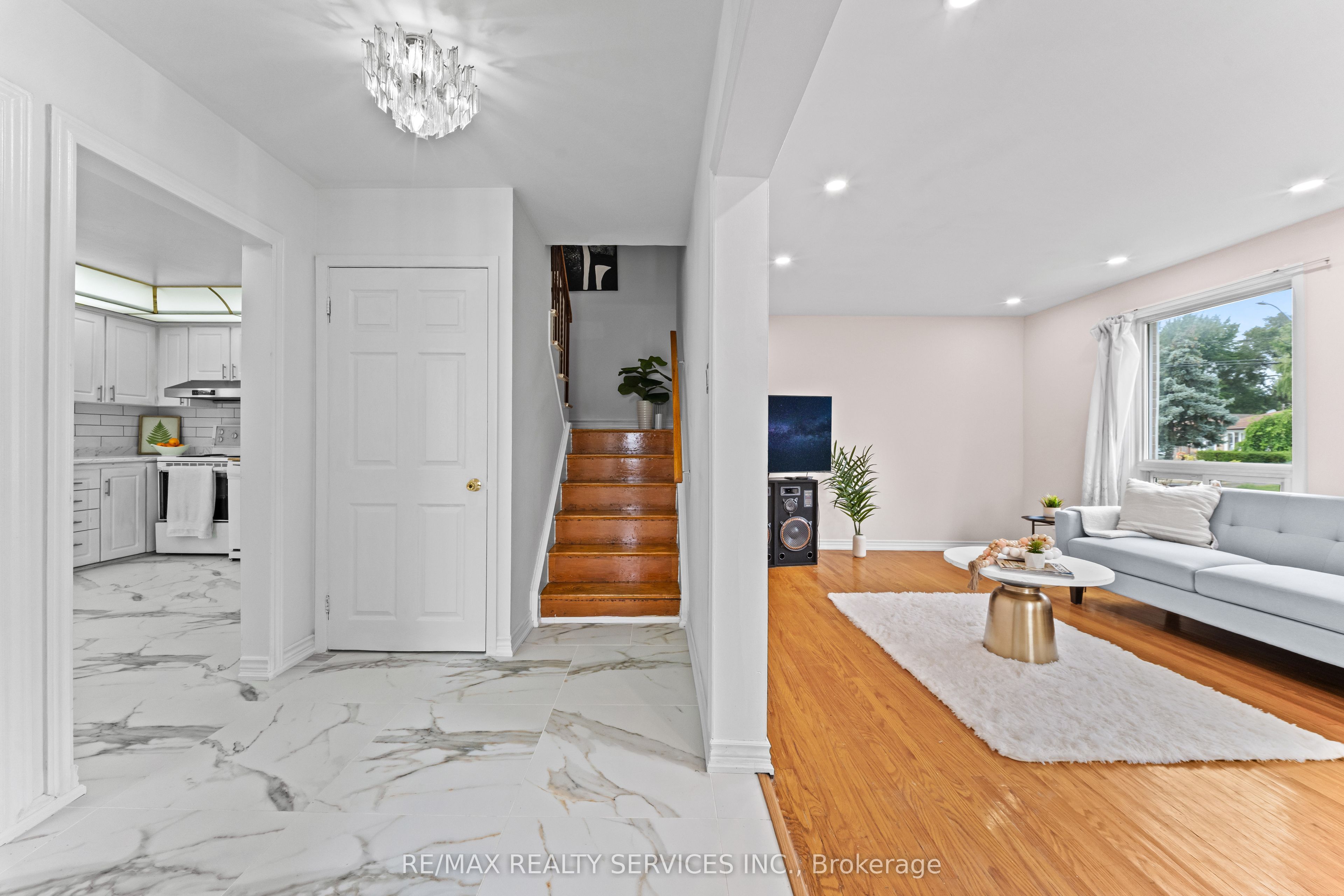 34 Cathcart Crescent Property Photo 6