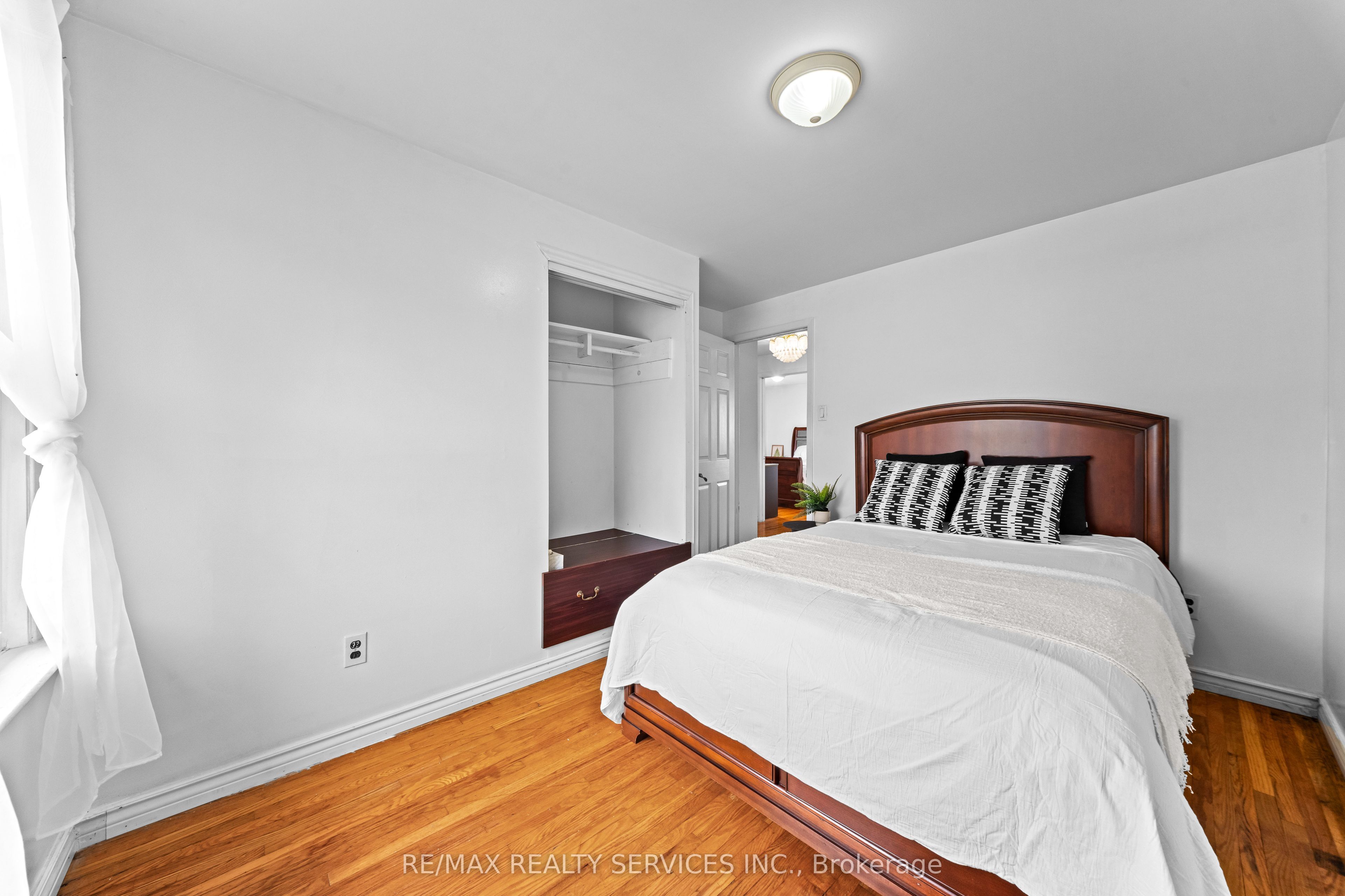 34 Cathcart Crescent Property Photo 29