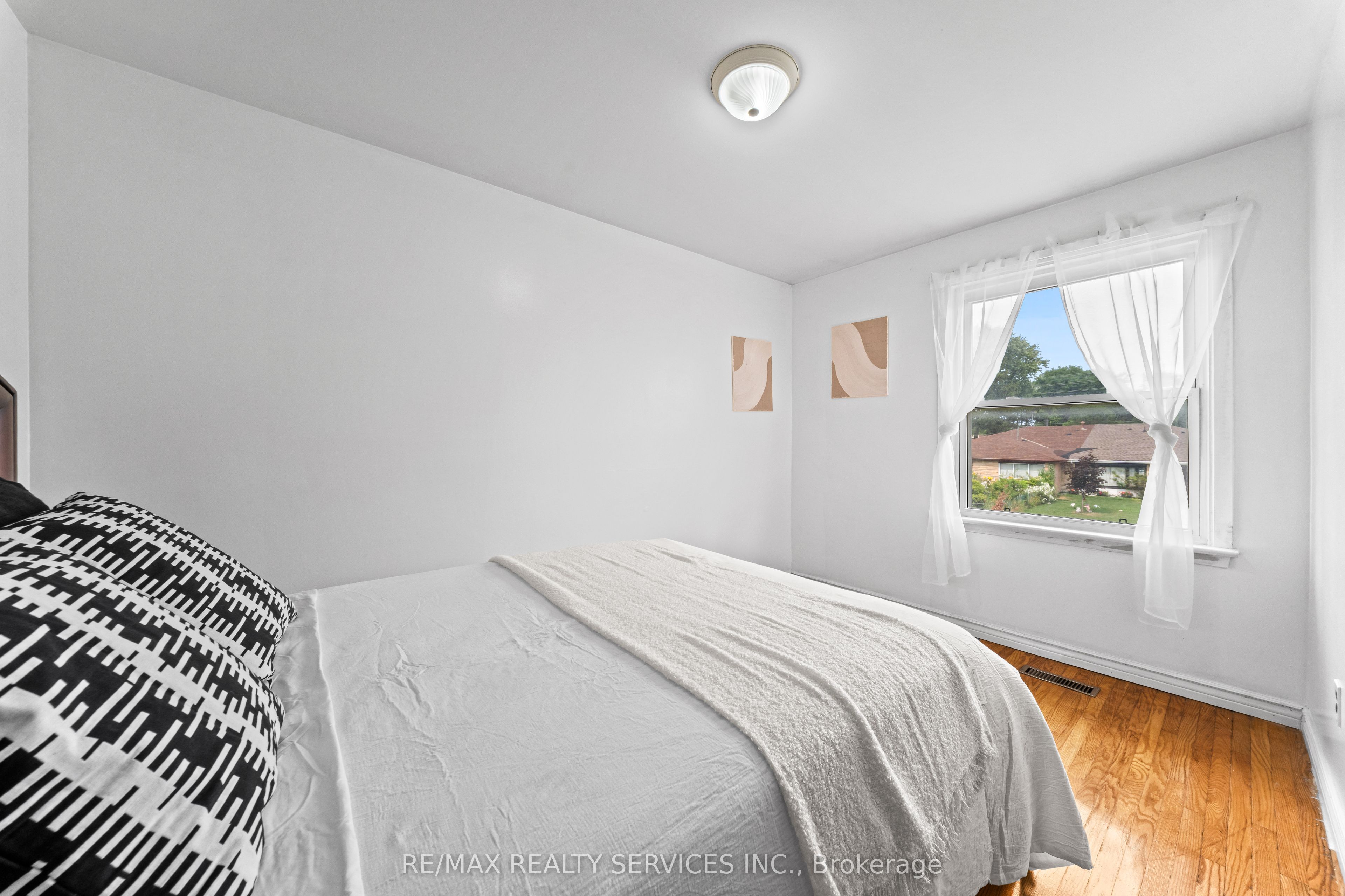 34 Cathcart Crescent Property Photo 30