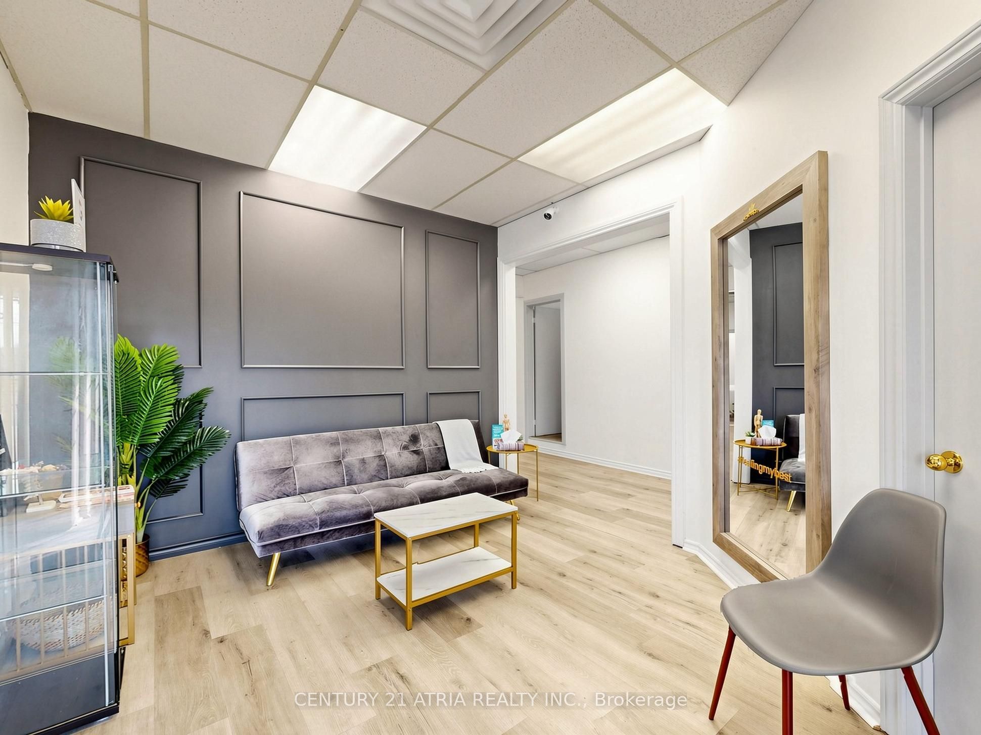 1100 Dundas Street W 11 Property Photo 13
