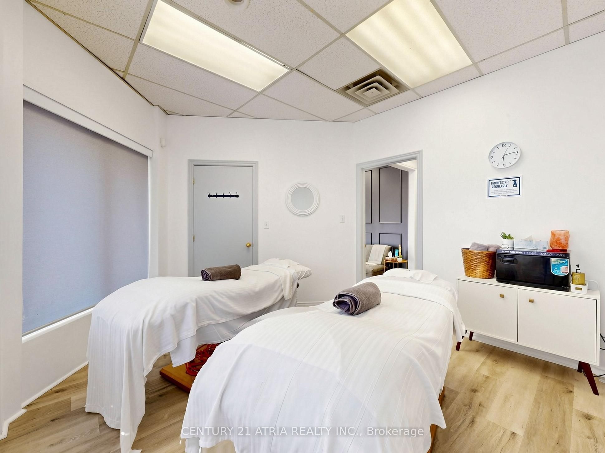1100 Dundas Street W 11 Property Photo 23