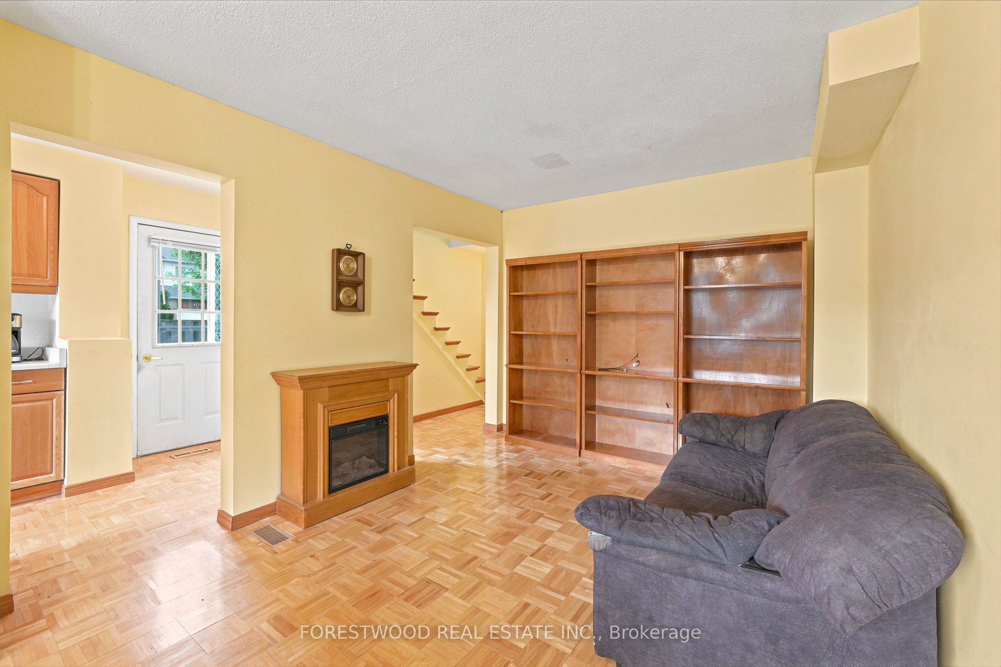 4110 Quaker Hill Drive Property Photo 3