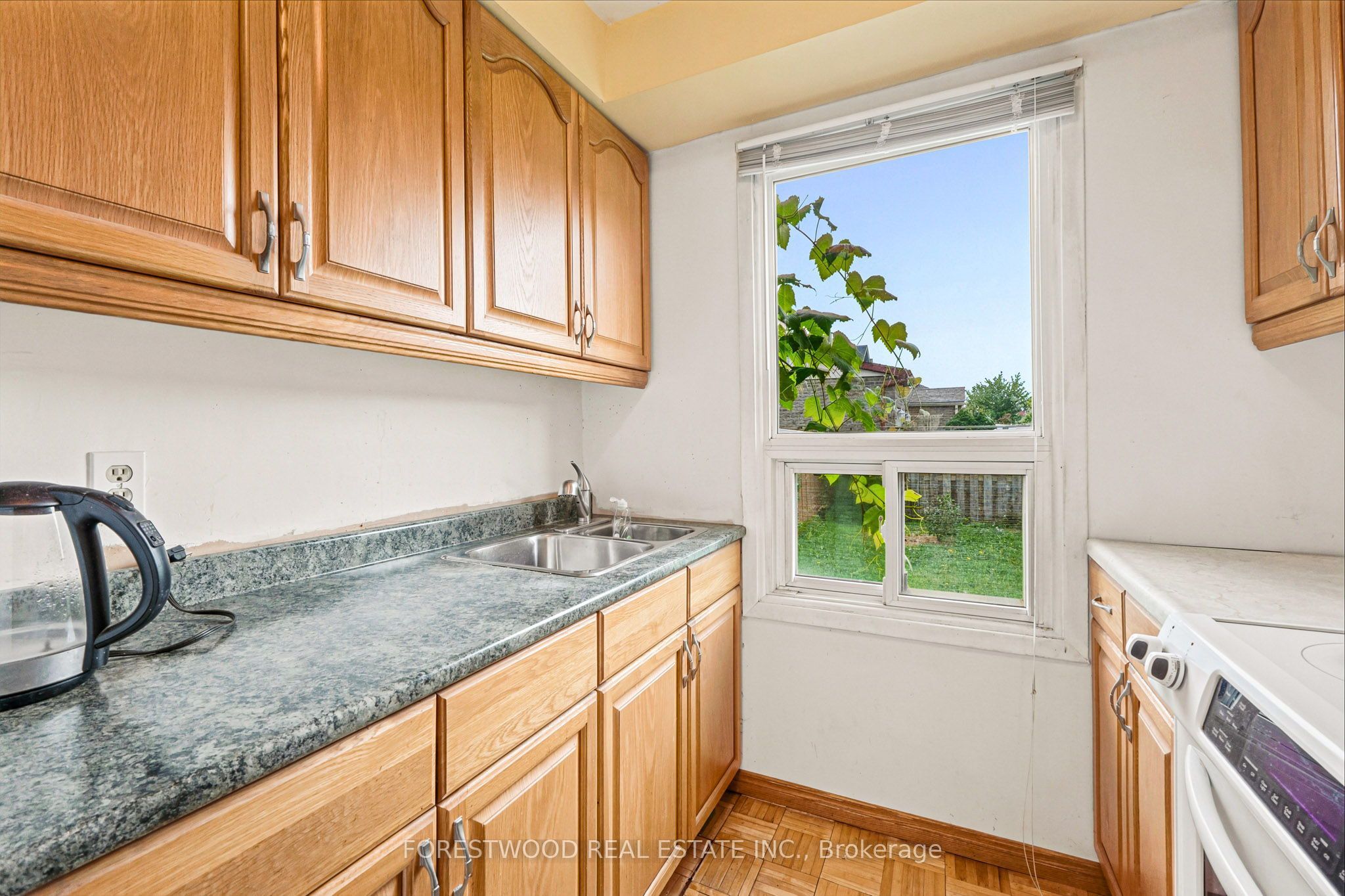 4110 Quaker Hill Drive Property Photo 9