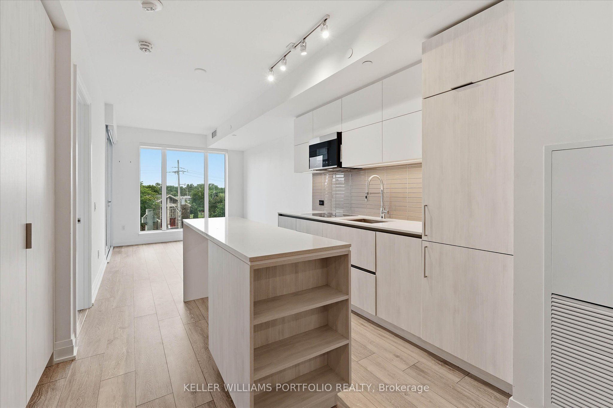 21 Park Street E 506 Property Photo 11