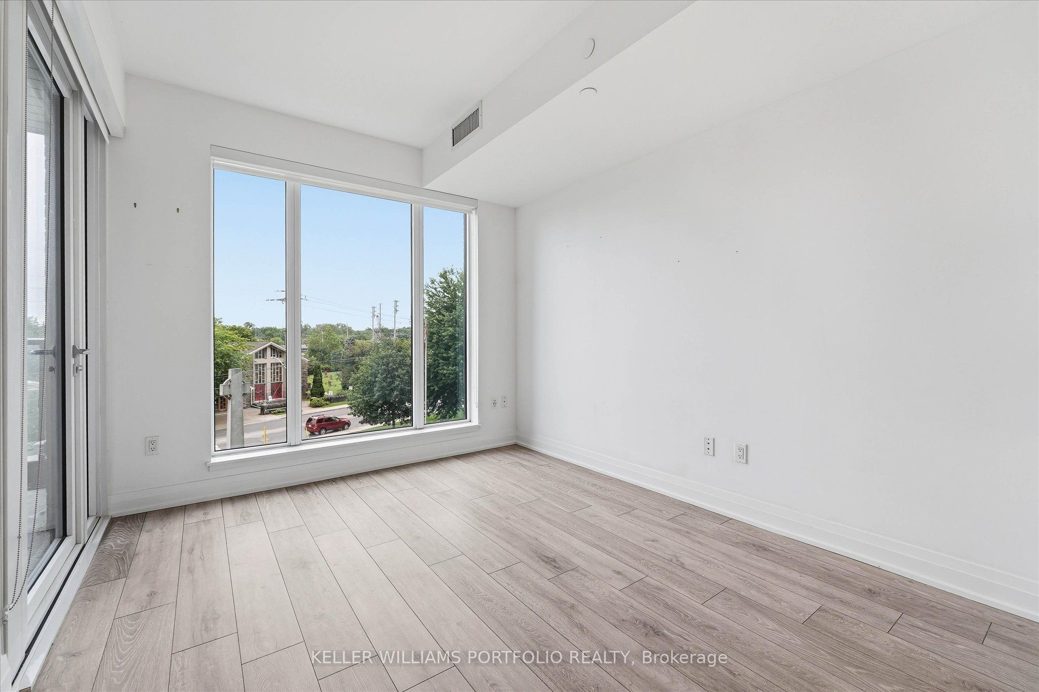 21 Park Street E 506 Property Photo 15