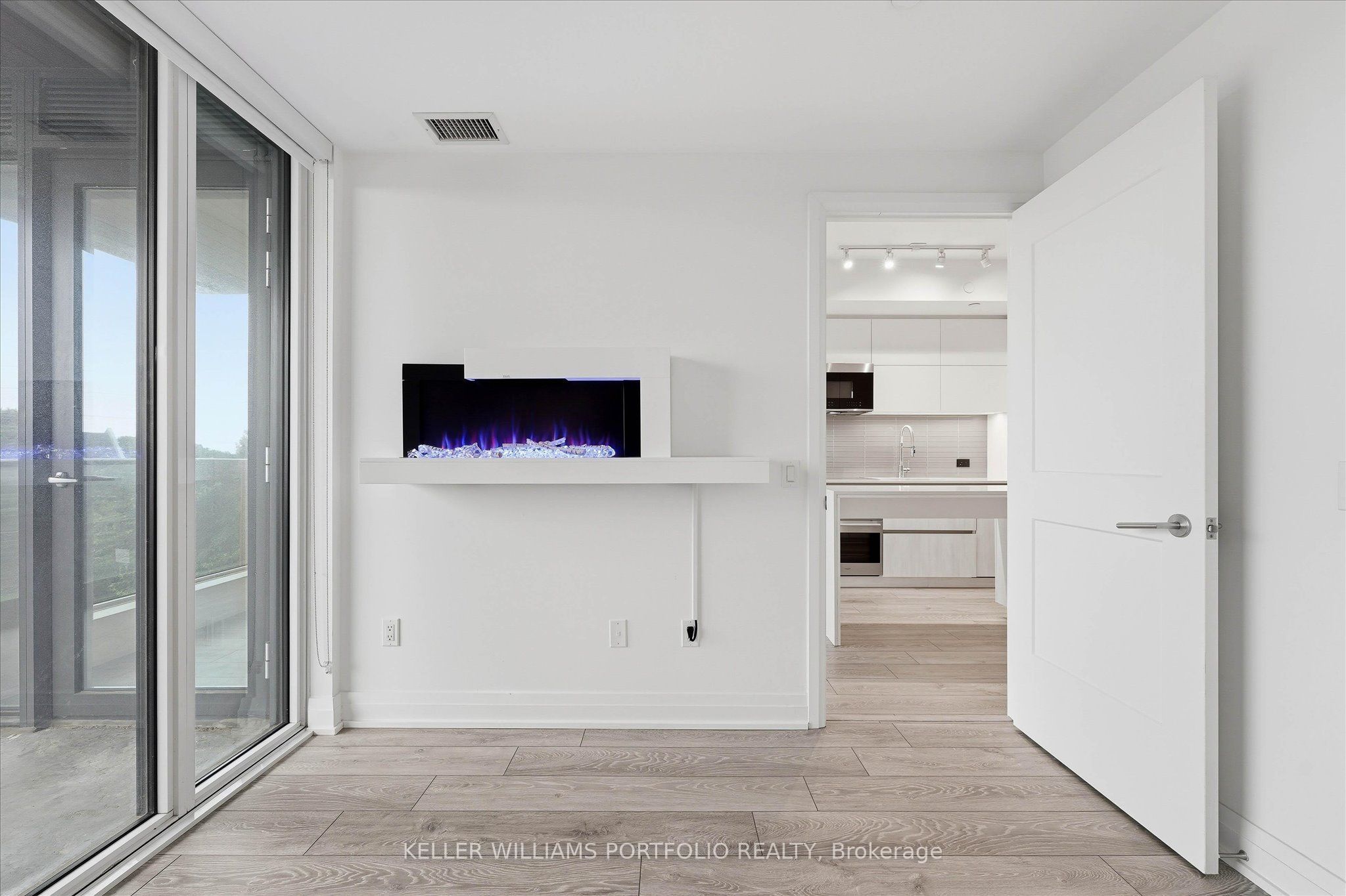 21 Park Street E 506 Property Photo 16