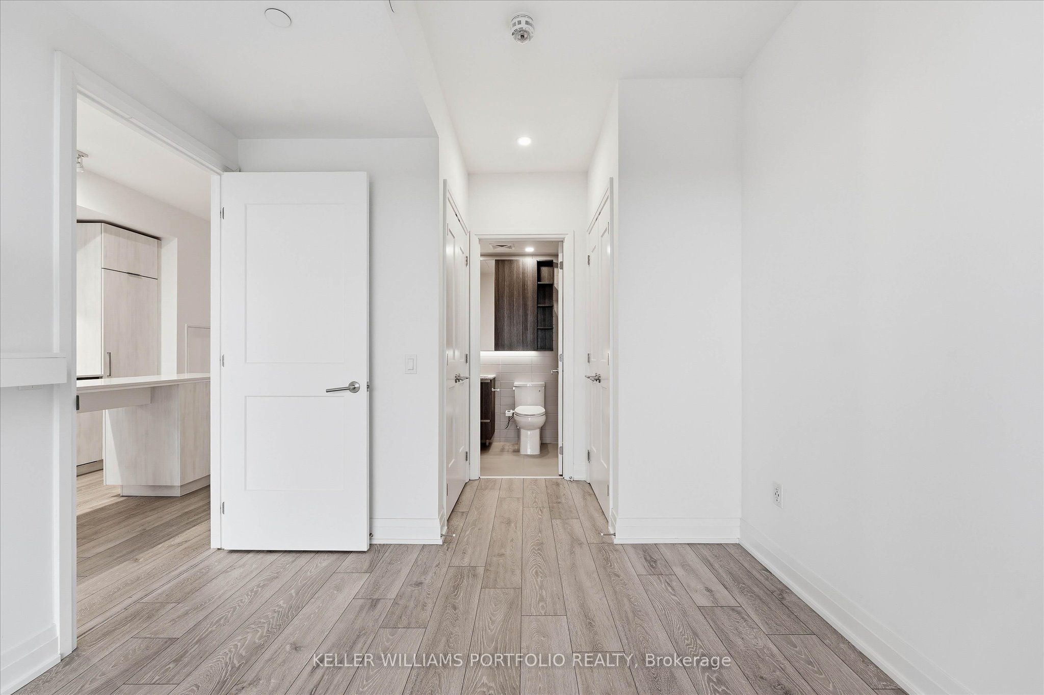 21 Park Street E 506 Property Photo 17