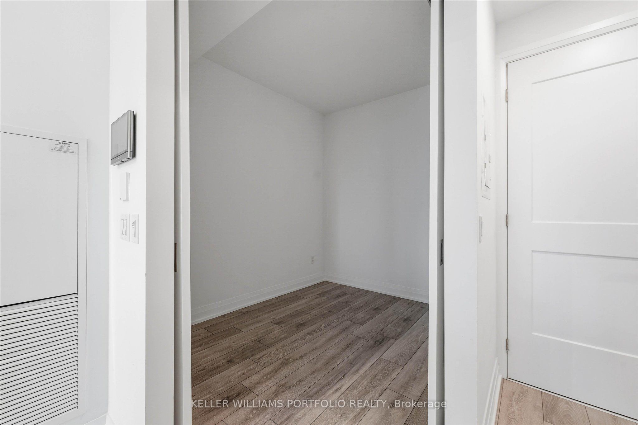 21 Park Street E 506 Property Photo 21