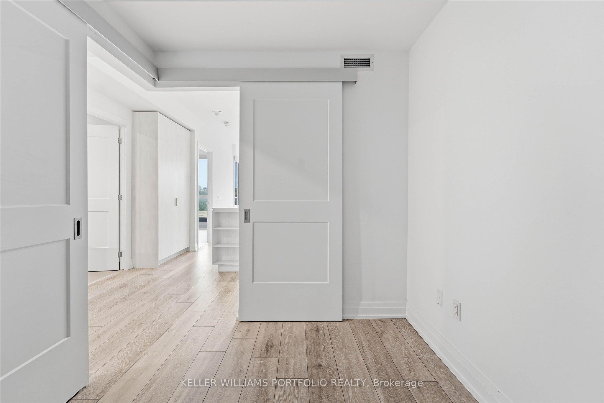 21 Park Street E 506 Property Photo 22