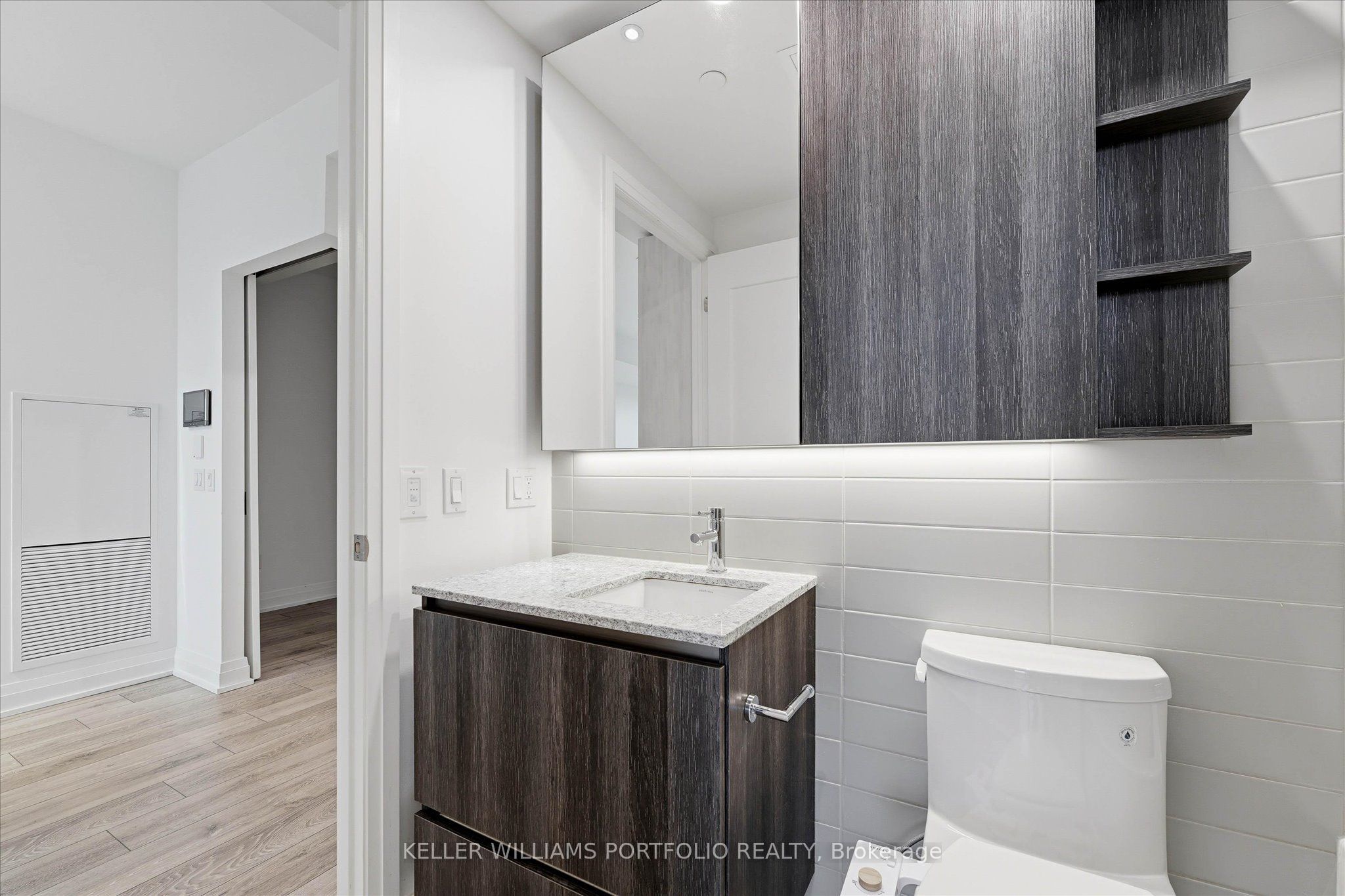 21 Park Street E 506 Property Photo 24