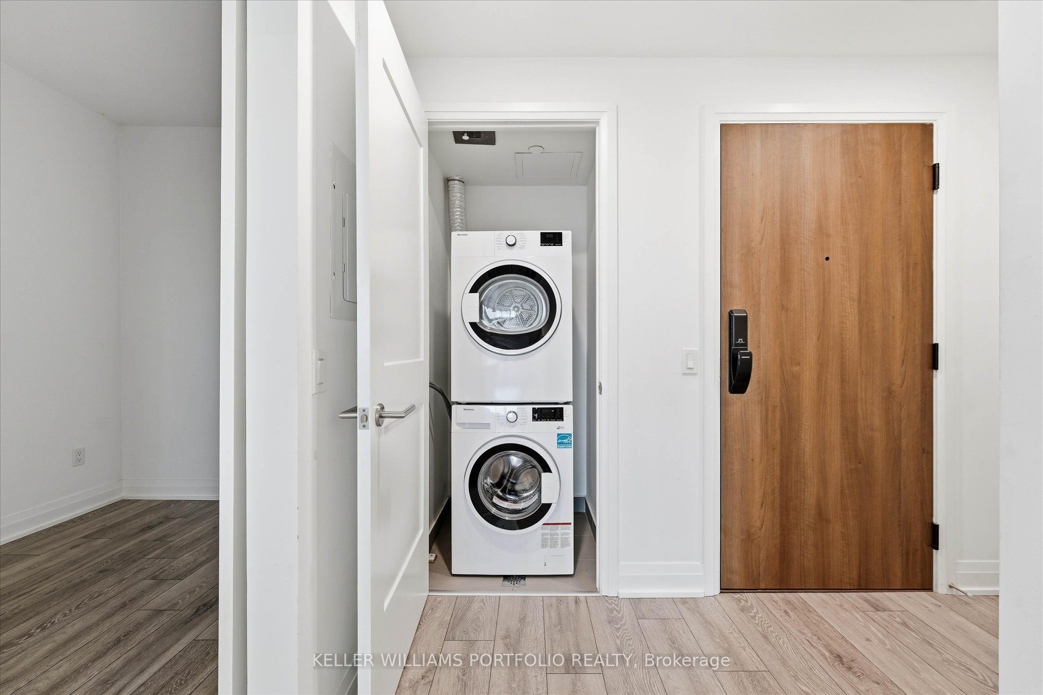 21 Park Street E 506 Property Photo 25