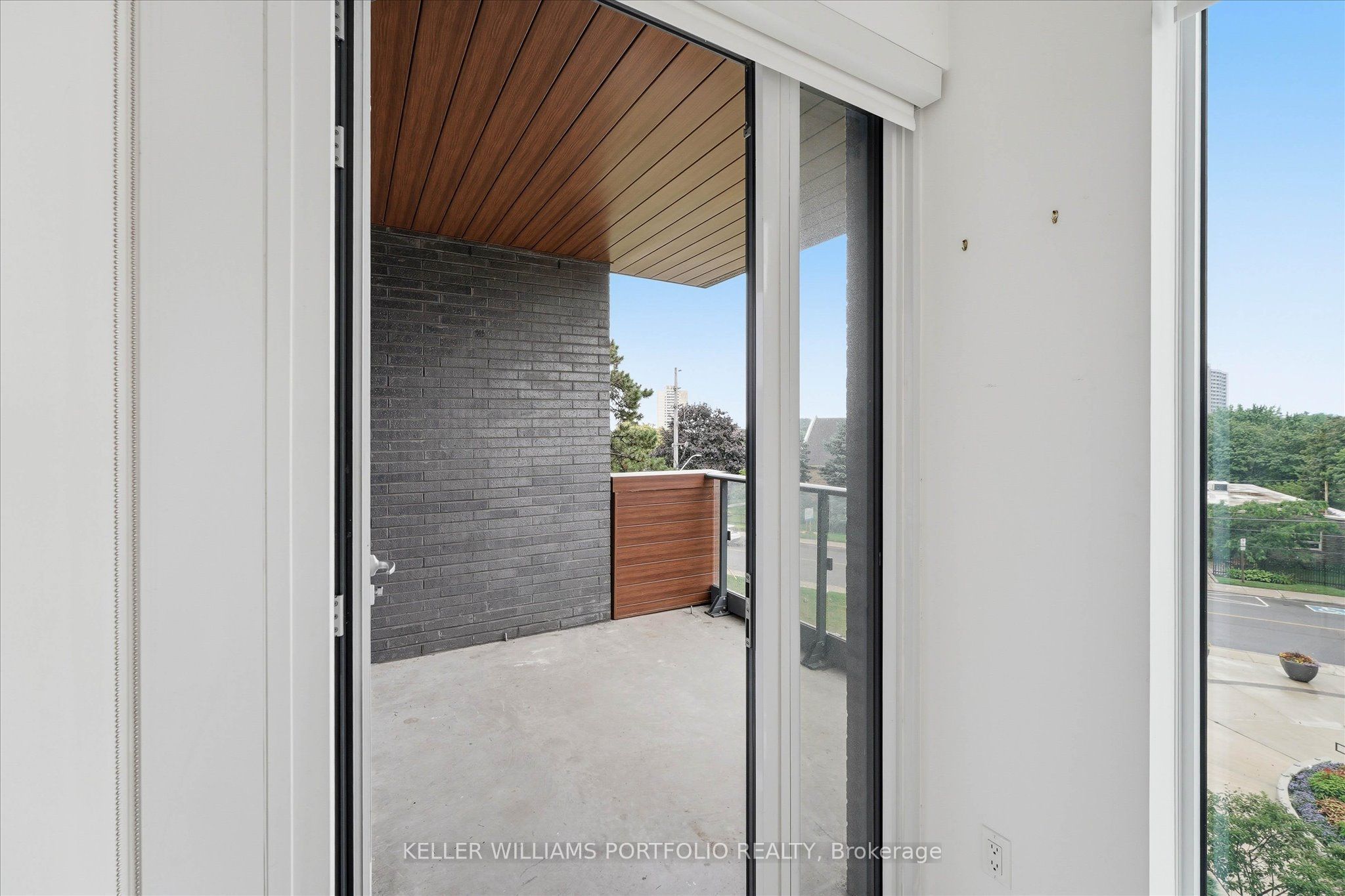 21 Park Street E 506 Property Photo 26