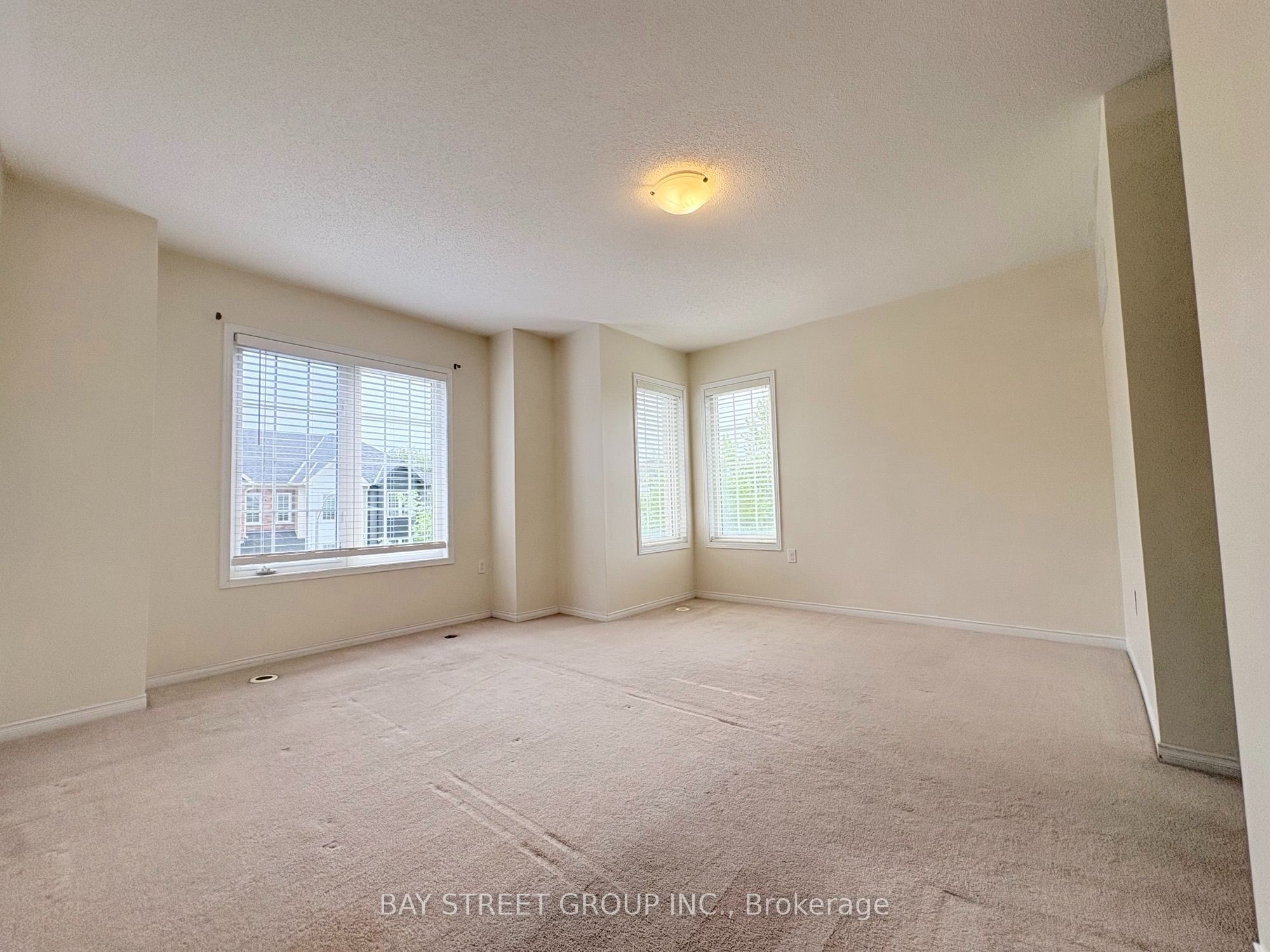40 Mantello Drive Property Photo 11