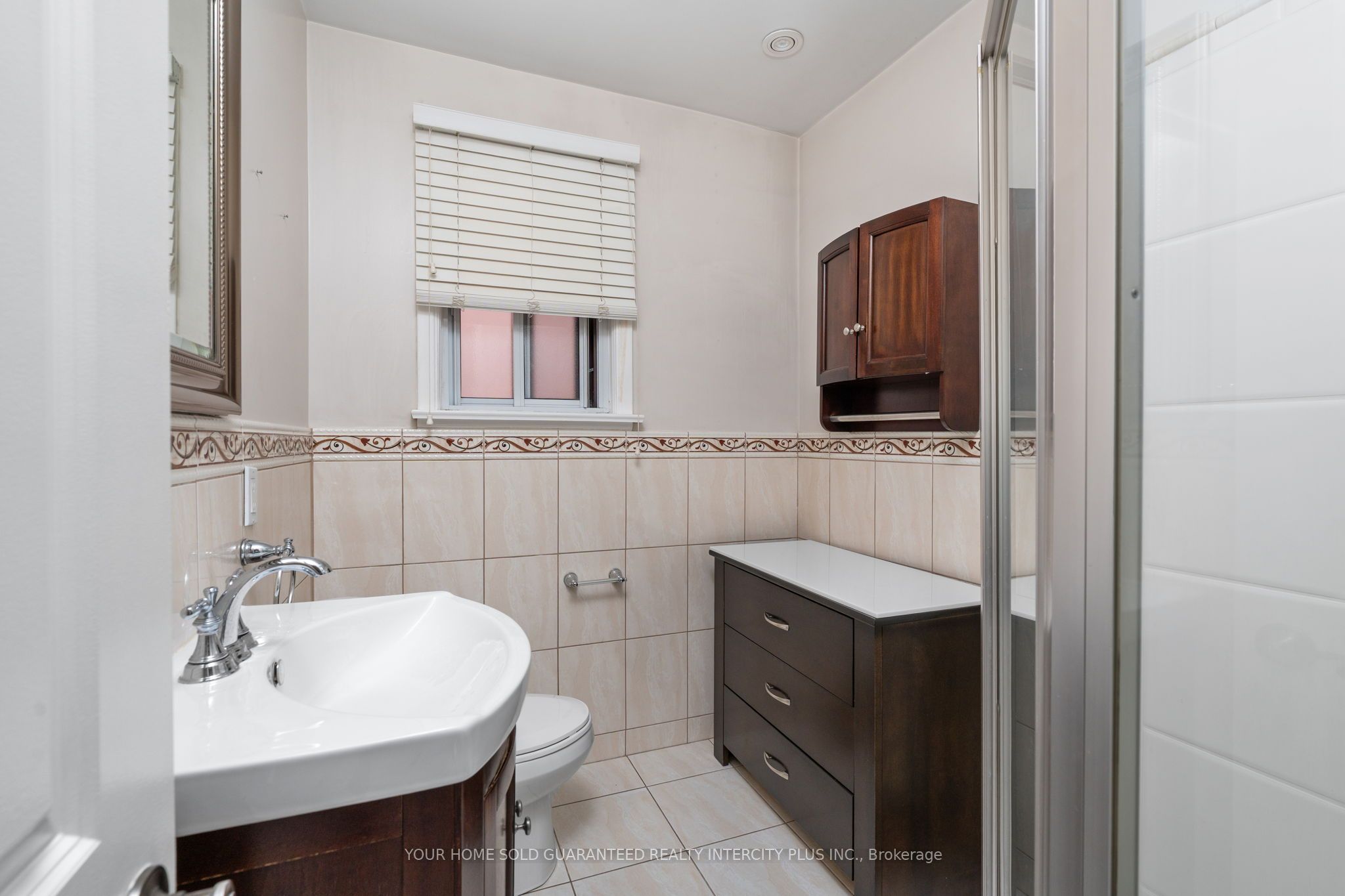 67 Bentworth Avenue Property Photo 19