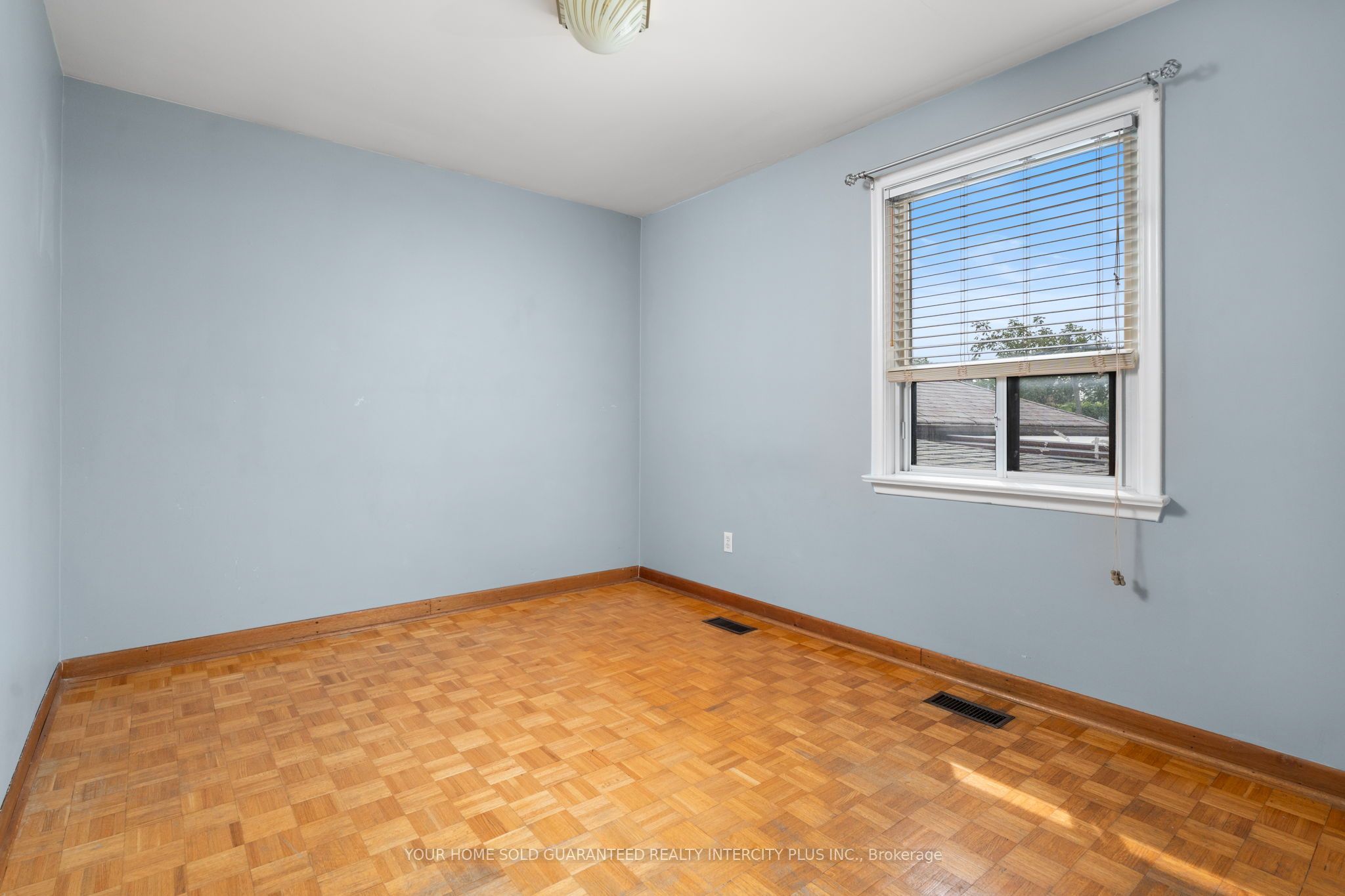 67 Bentworth Avenue Property Photo 23