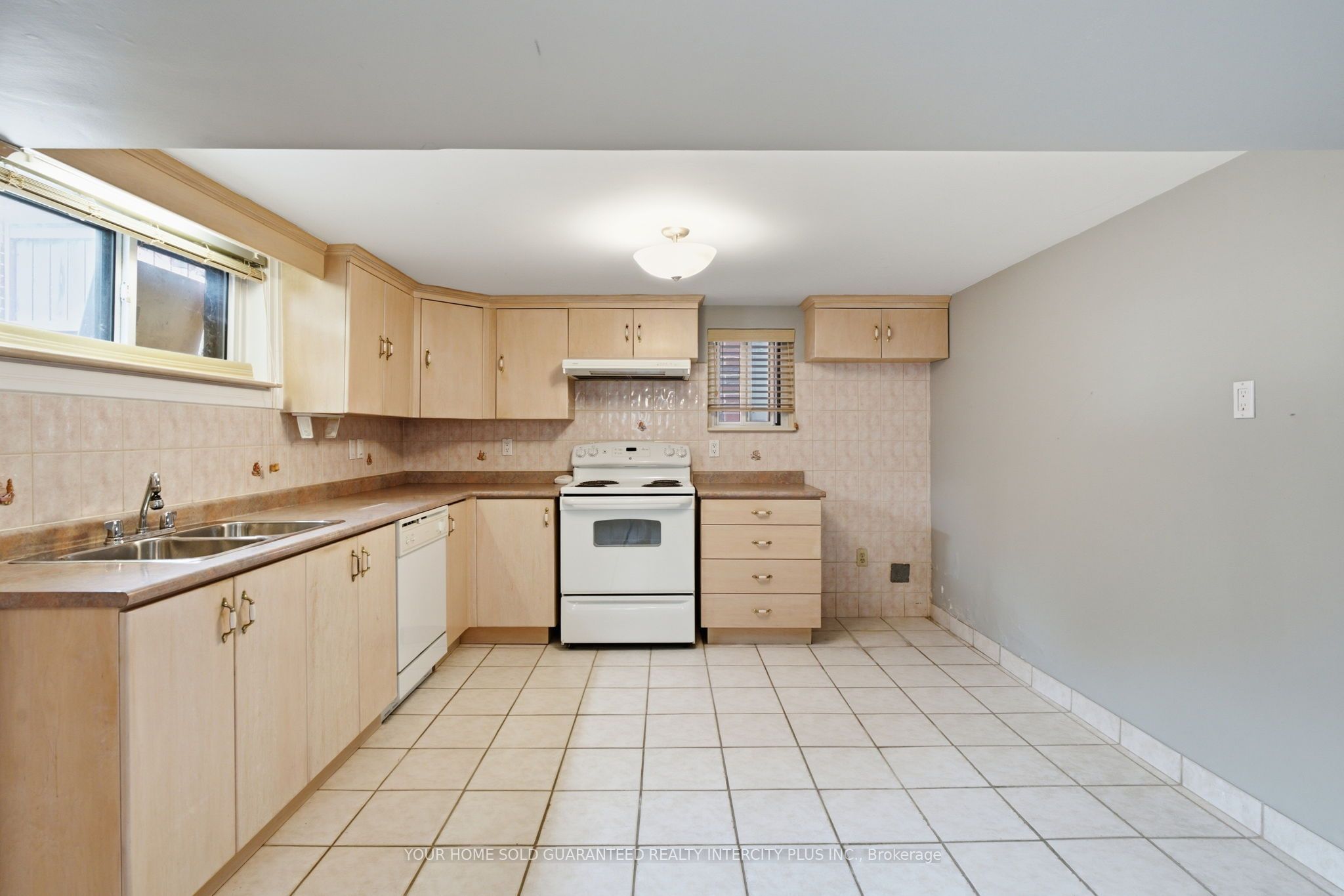 67 Bentworth Avenue Property Photo 32