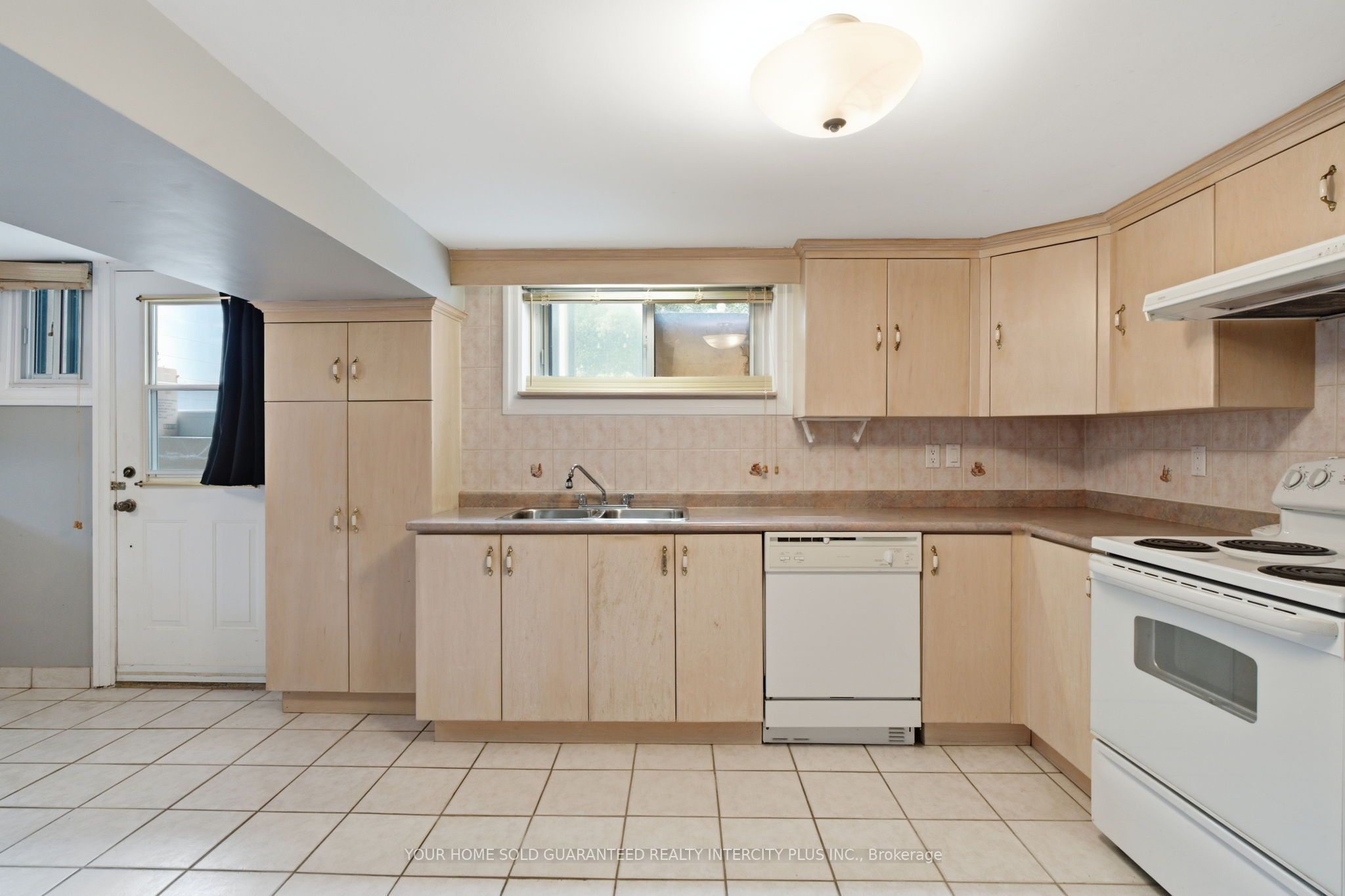 67 Bentworth Avenue Property Photo 33
