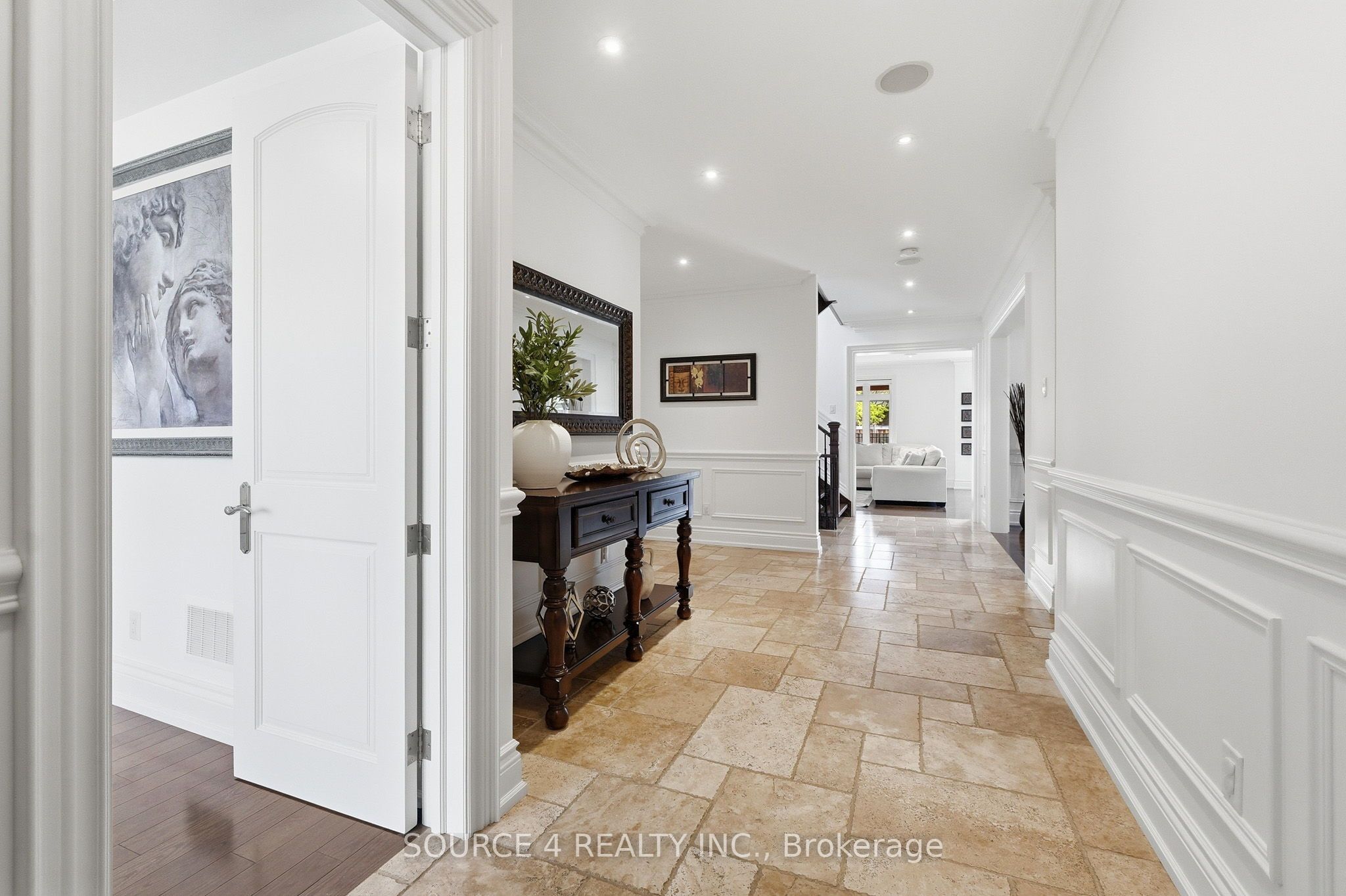 39 Amesbury Drive Property Photo 4