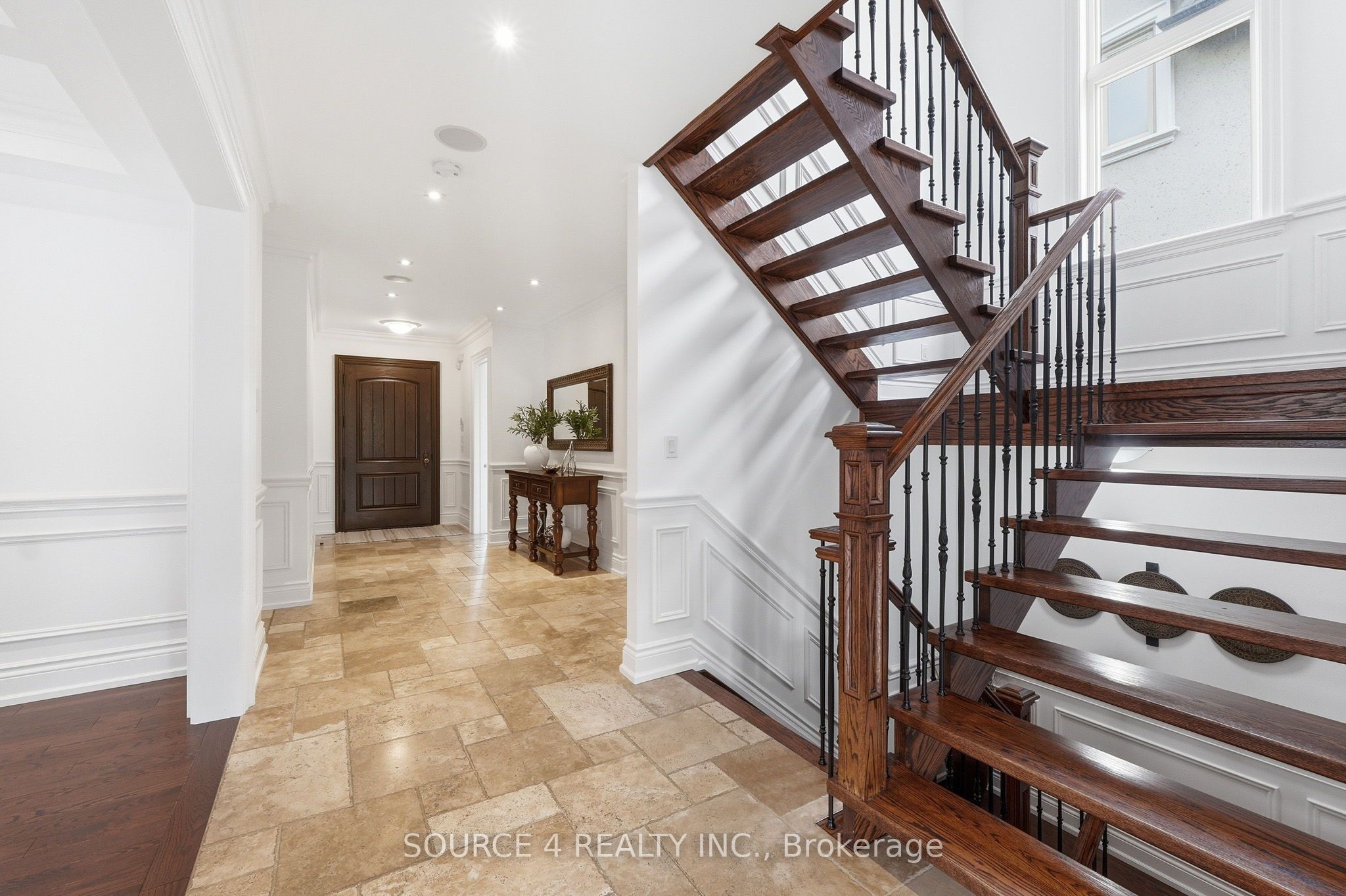39 Amesbury Drive Property Photo 8